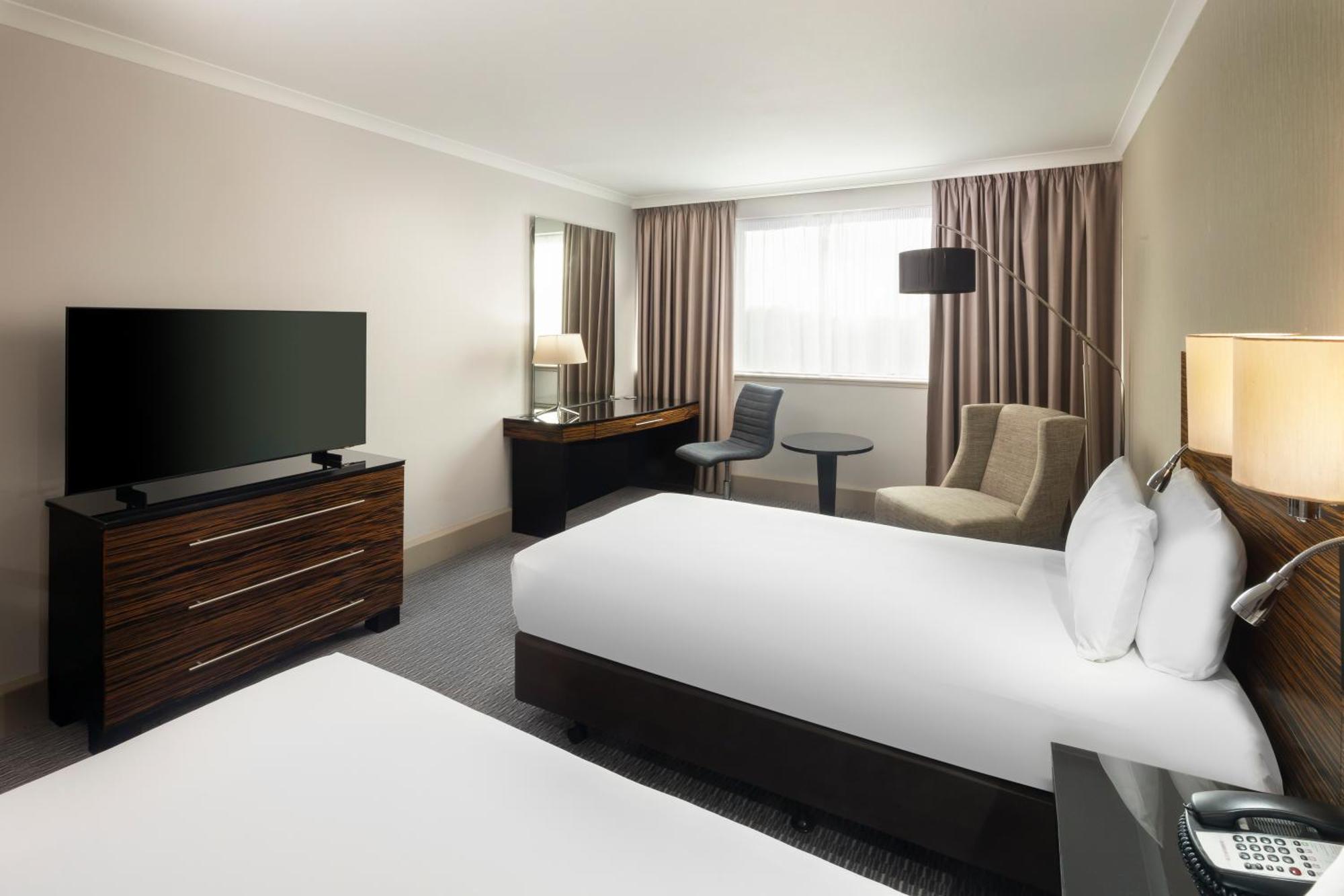 Crowne Plaza By Ihg Hotel 4*