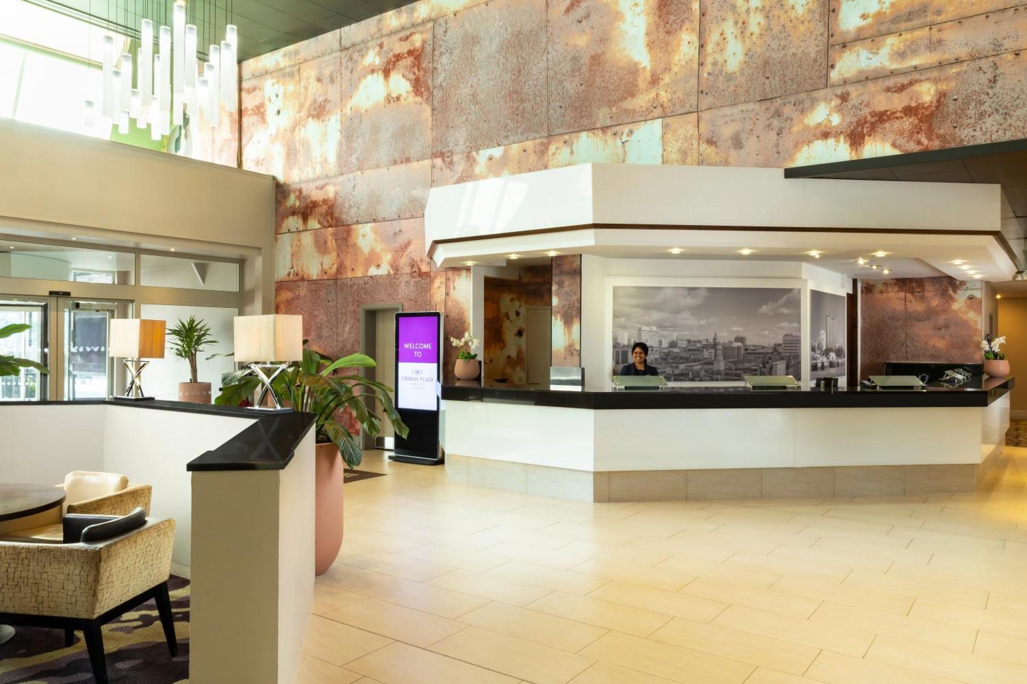 Crowne Plaza By Ihg Hotel 4*