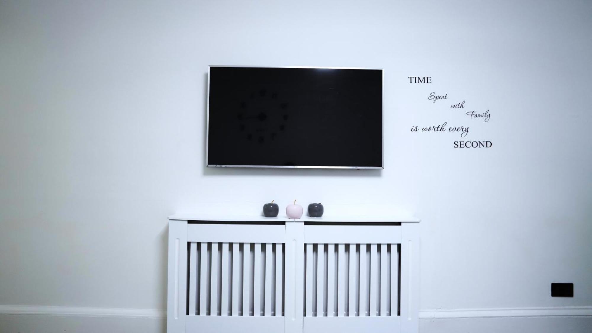 Recently Refurbished 2 Bedroom Apartment! Apartment