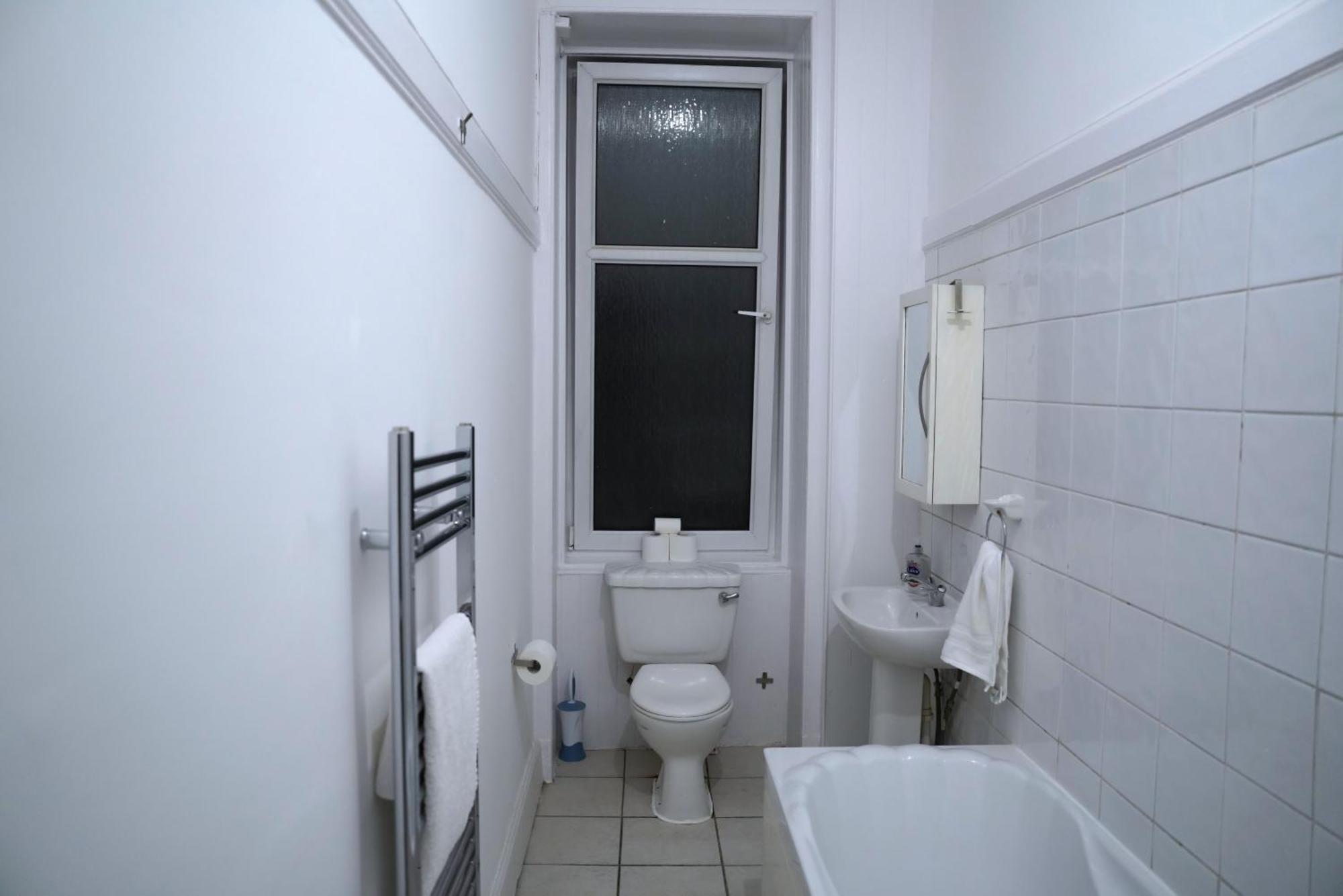 Apartment Recently Refurbished 2 Bedroom Apartment! *