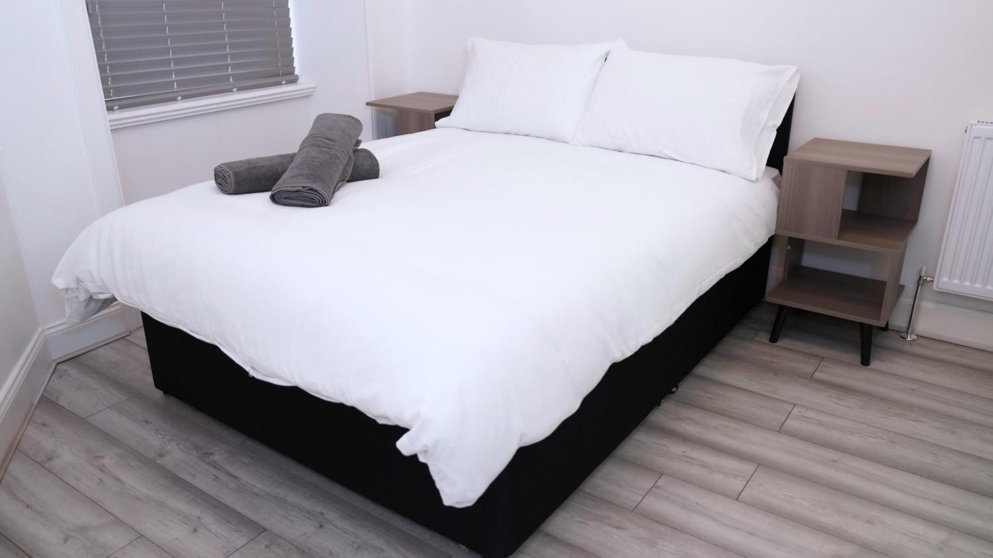 Apartment Recently Refurbished 2 Bedroom Apartment!