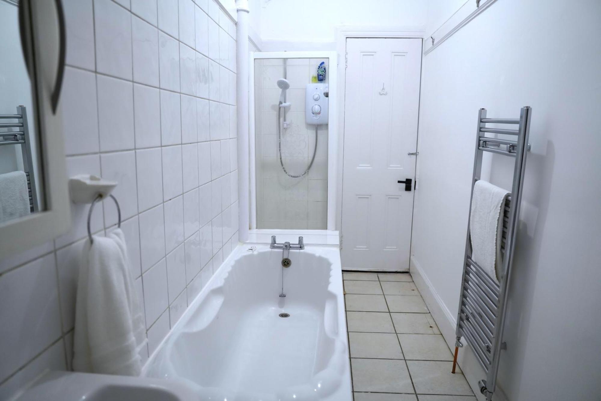 Apartment Recently Refurbished 2 Bedroom Apartment!