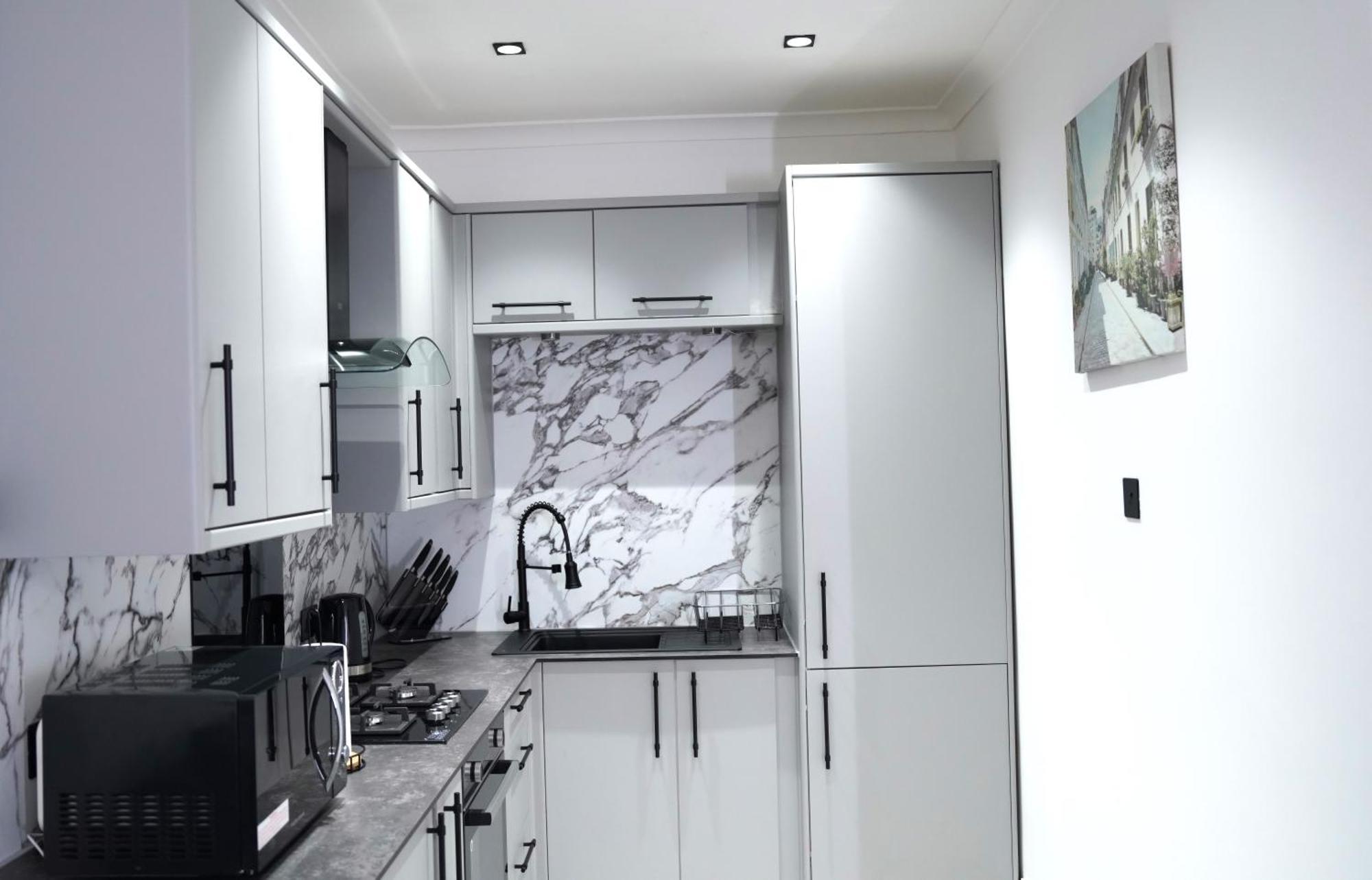 Recently Refurbished 2 Bedroom Apartment! Apartment