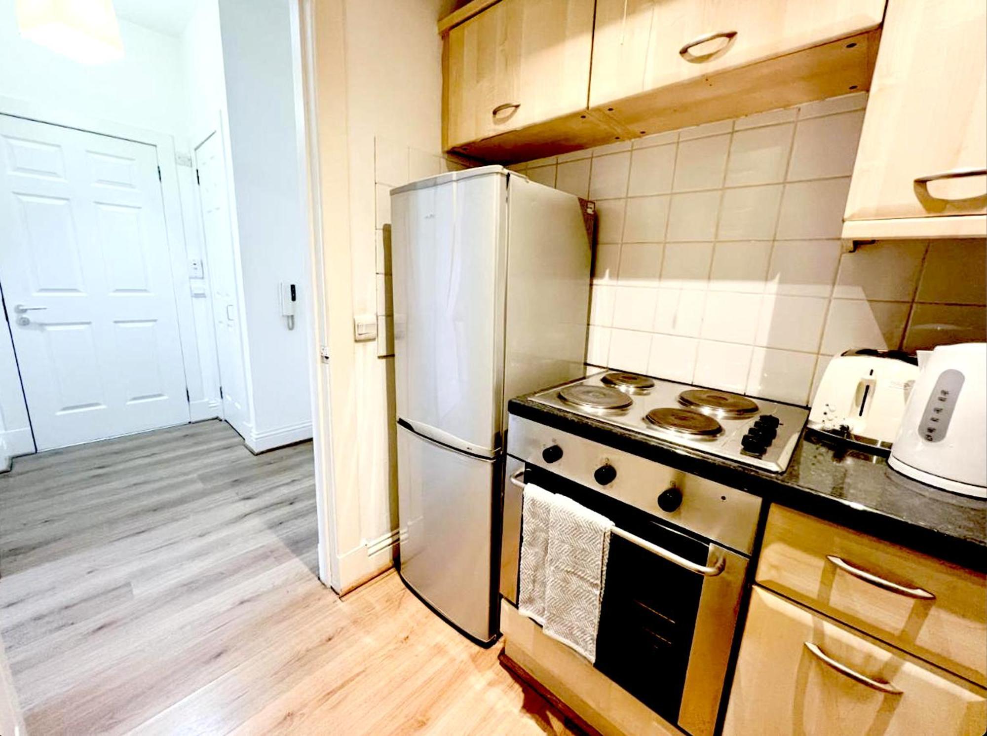 Apartment Chic Retreat In Ibrox *