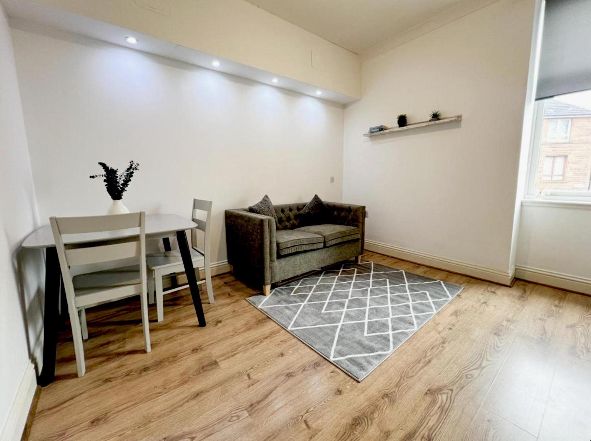 Chic Retreat In Ibrox Glasgow