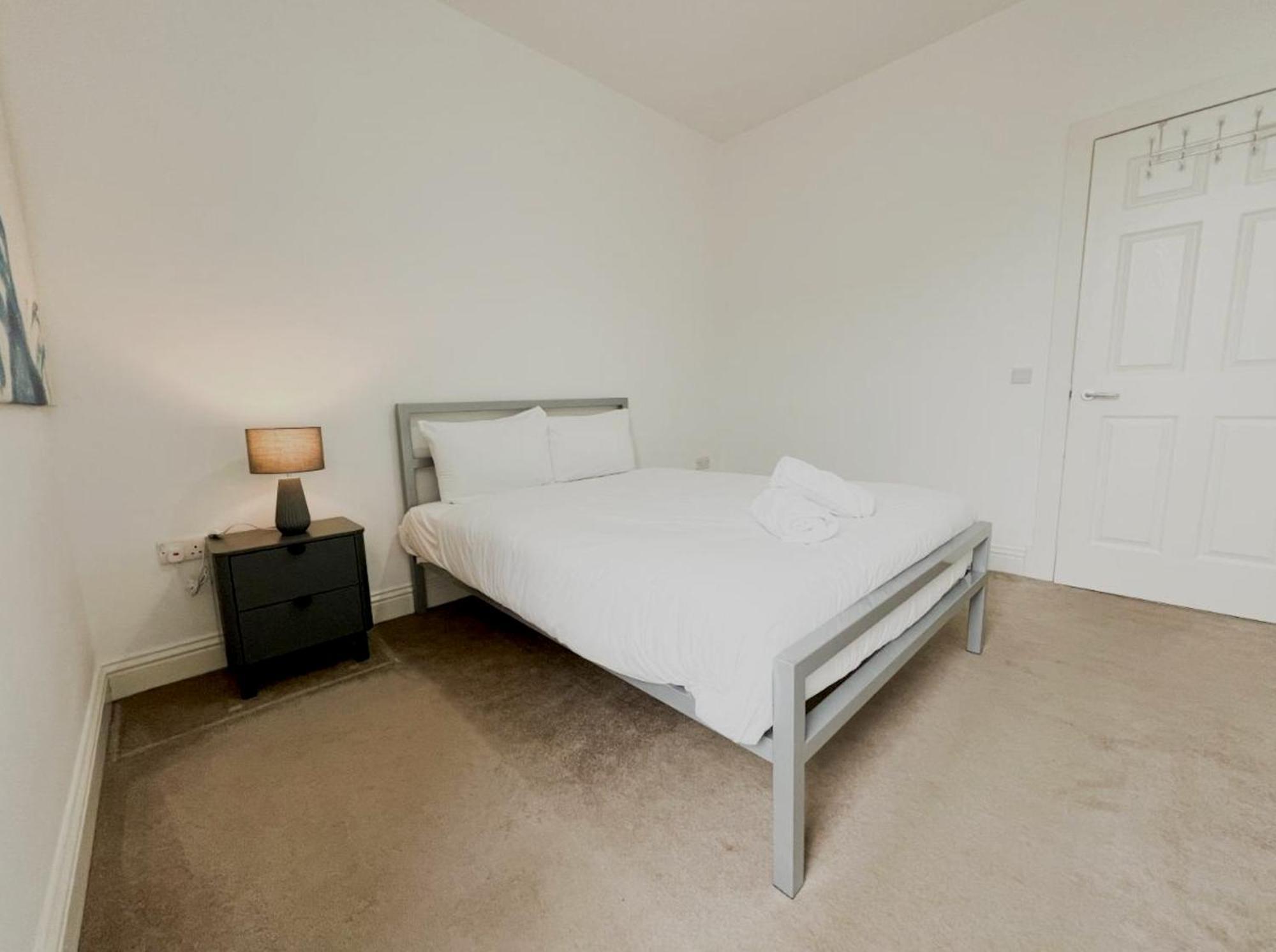 Apartment Chic Retreat In Ibrox Glasgow