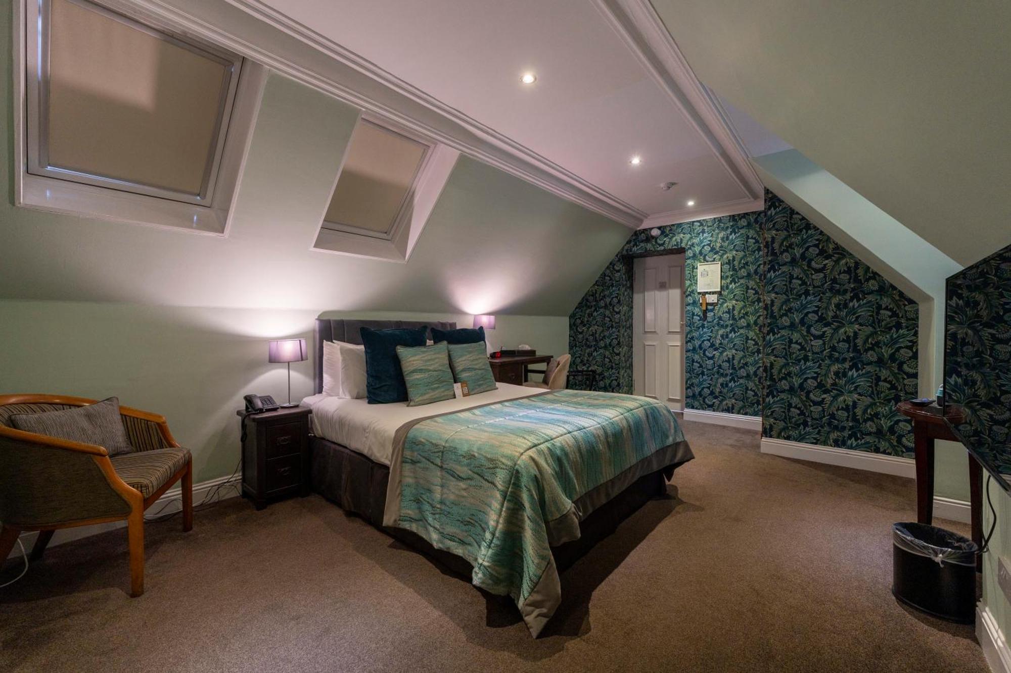 Hotel Sherbrooke Castle
