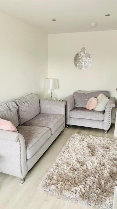 Entire 4 Bed Perfect Family In Glasgow