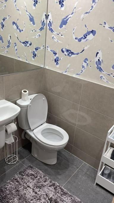 Entire 4 Bed Perfect Family In * Glasgow