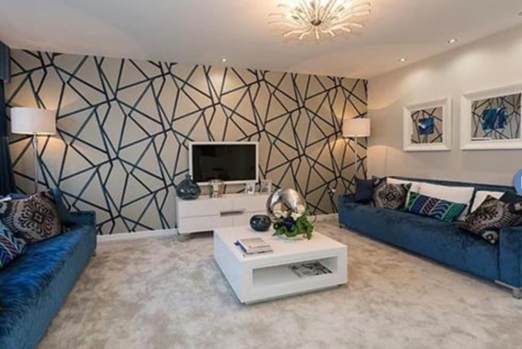 Entire 4 Bed Perfect Family In * Glasgow