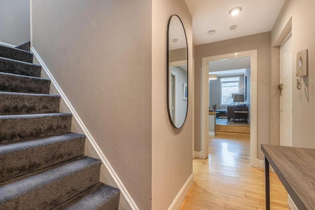 Bright And Duplex In Centre Glasgow