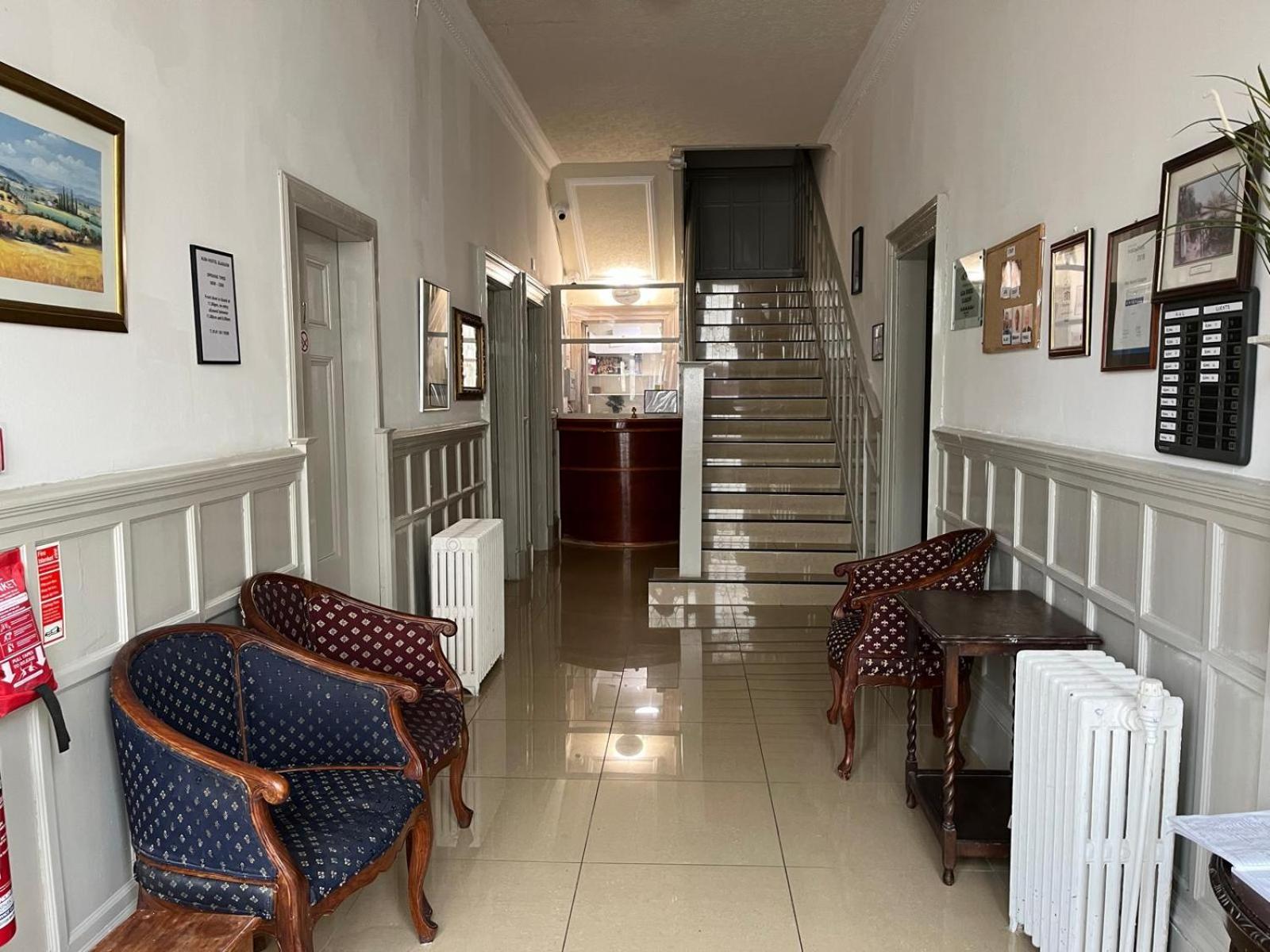 Hostel Alba *