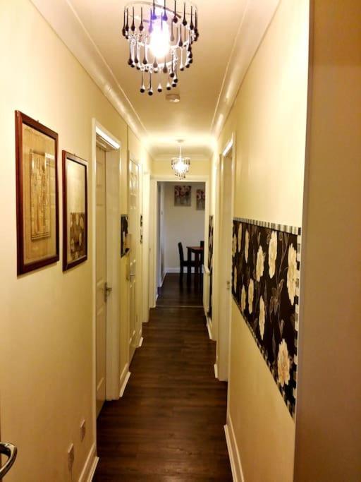 Apartment 3 Bedroom - Free Parking & Wifi 350mbps Glasgow