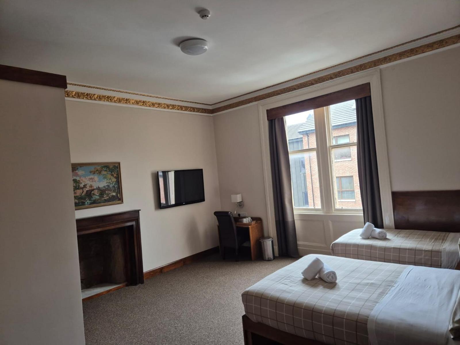 Hotel Douglas 3*