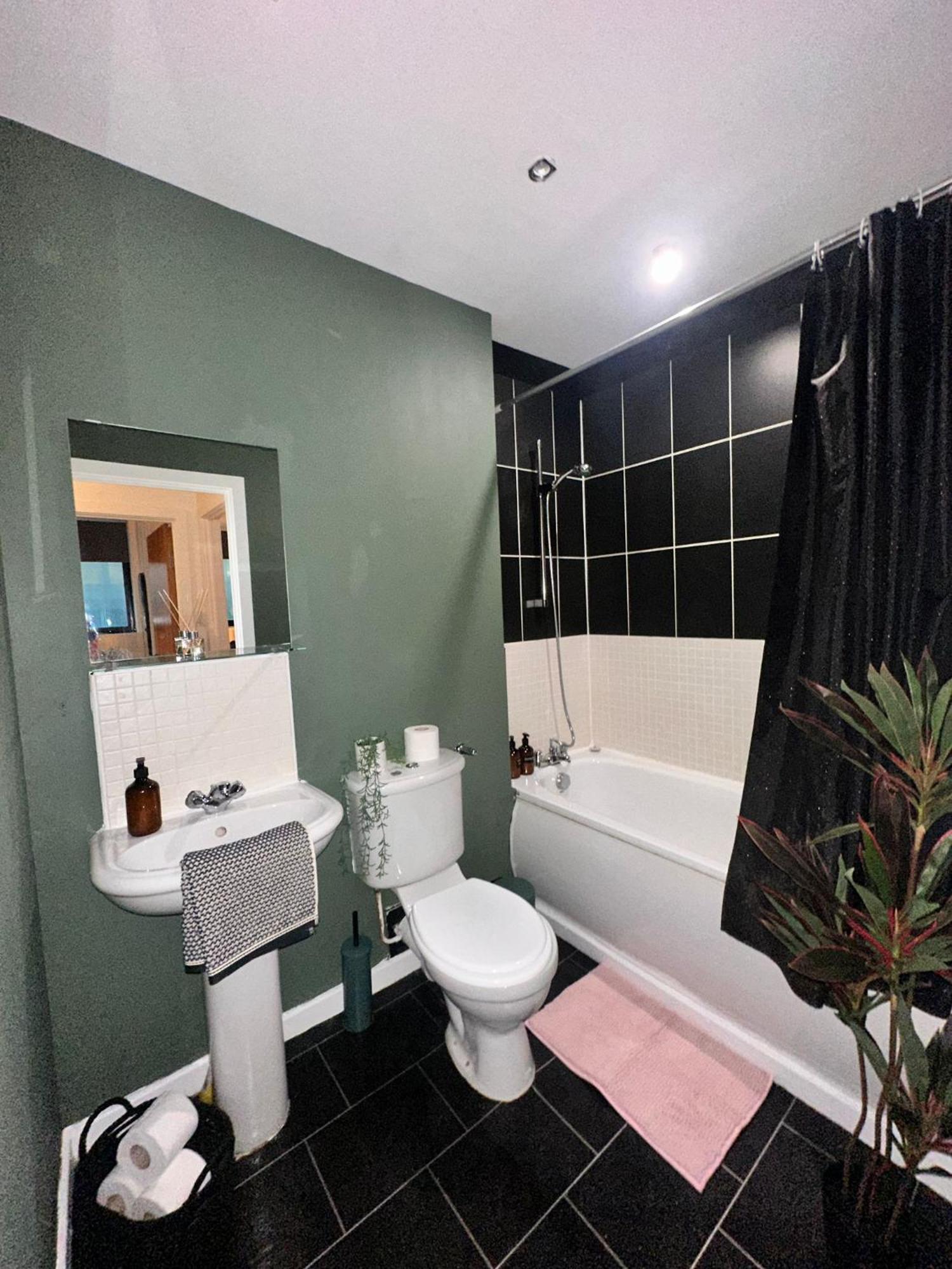 Stylish 2 Bed Retreat * Glasgow