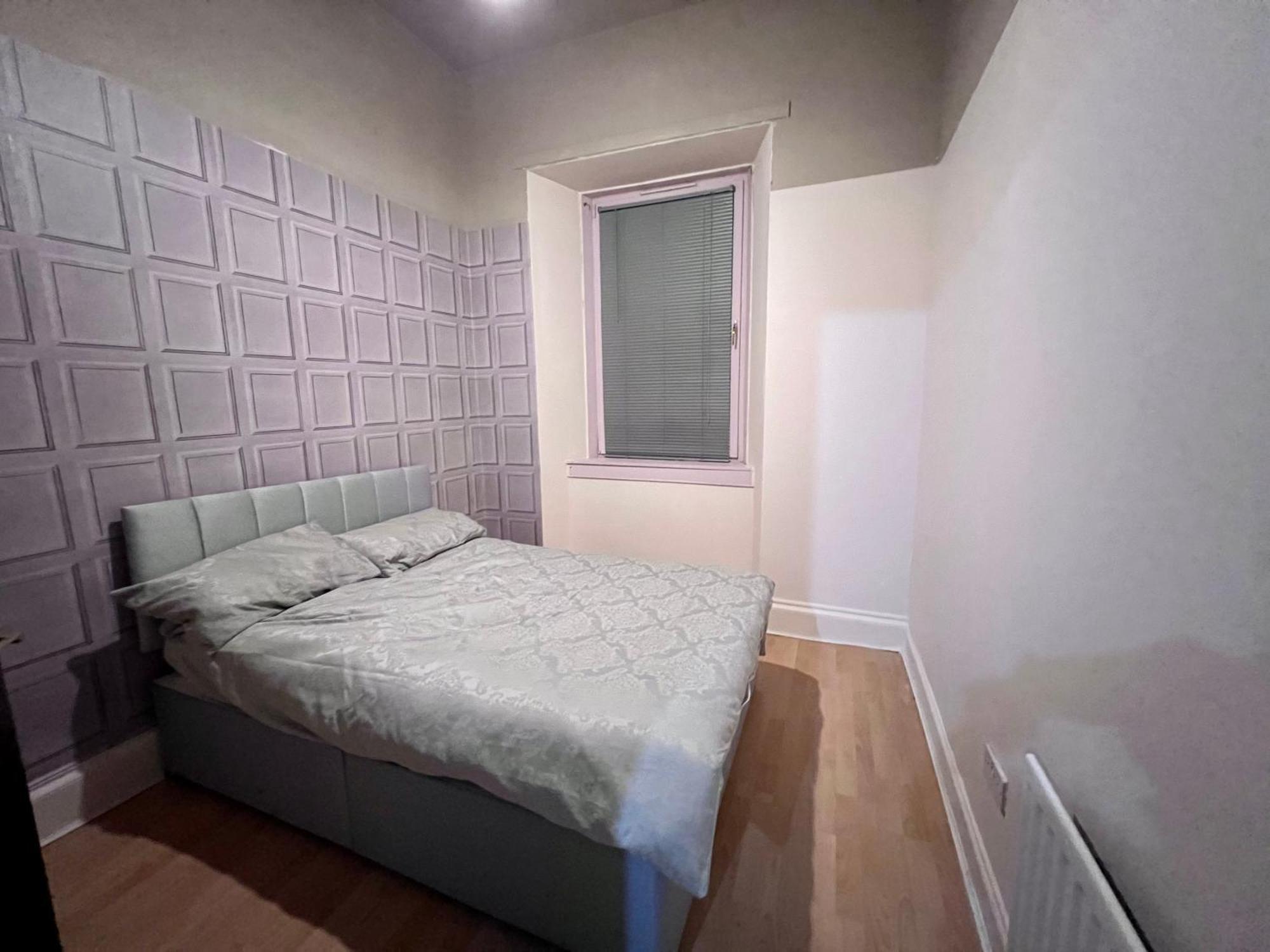 Traditional 5 Bedroom House Free Parking Westend
