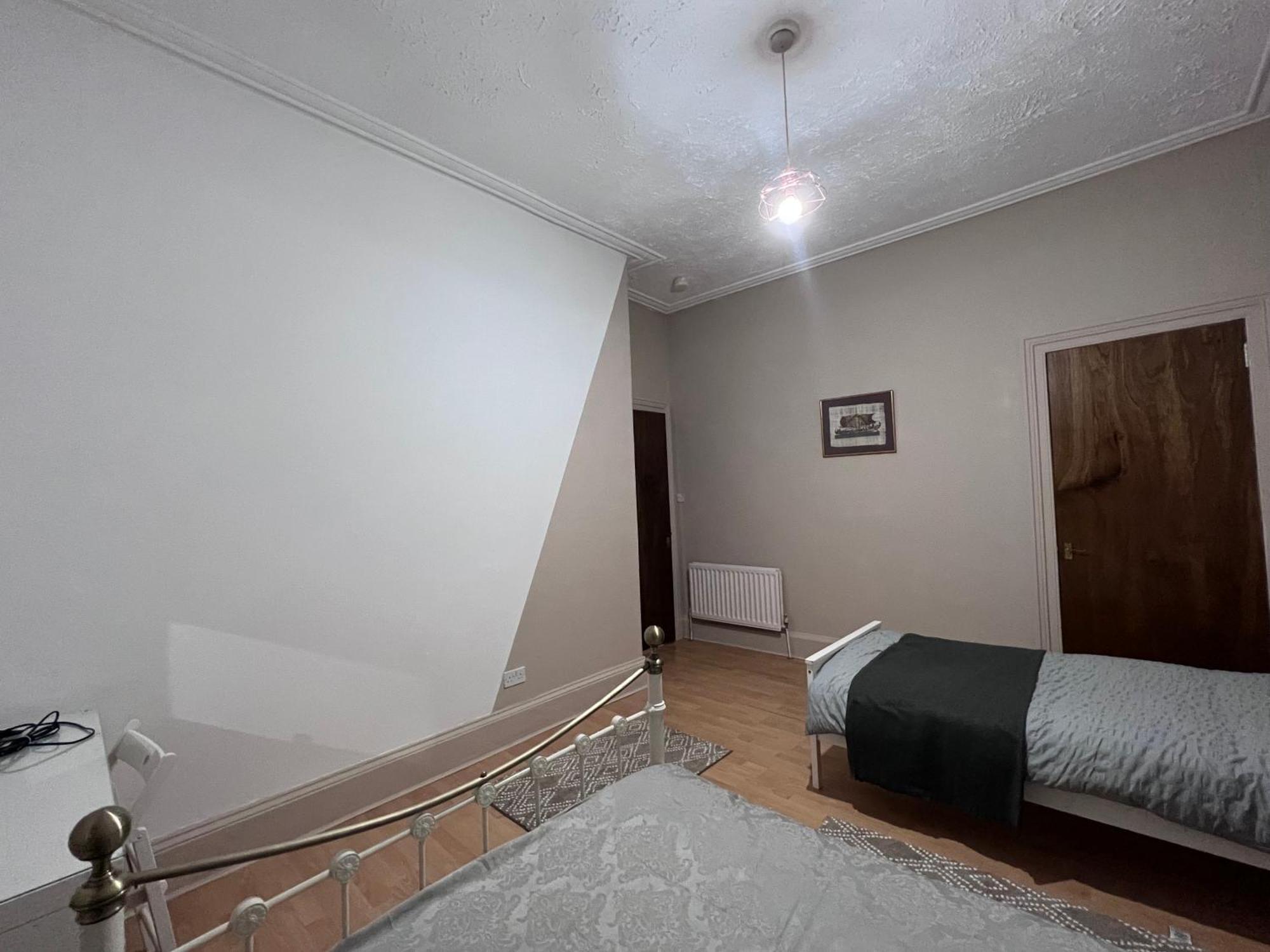 Holiday home Traditional 5 Bedroom House Free Parking Westend