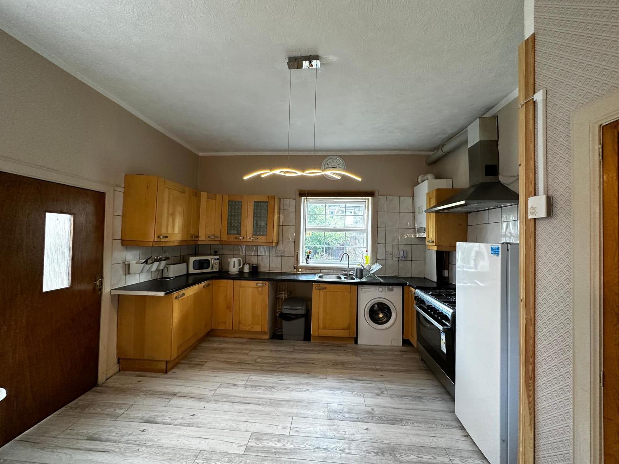 Traditional 5 Bedroom House Free Parking Westend Glasgow