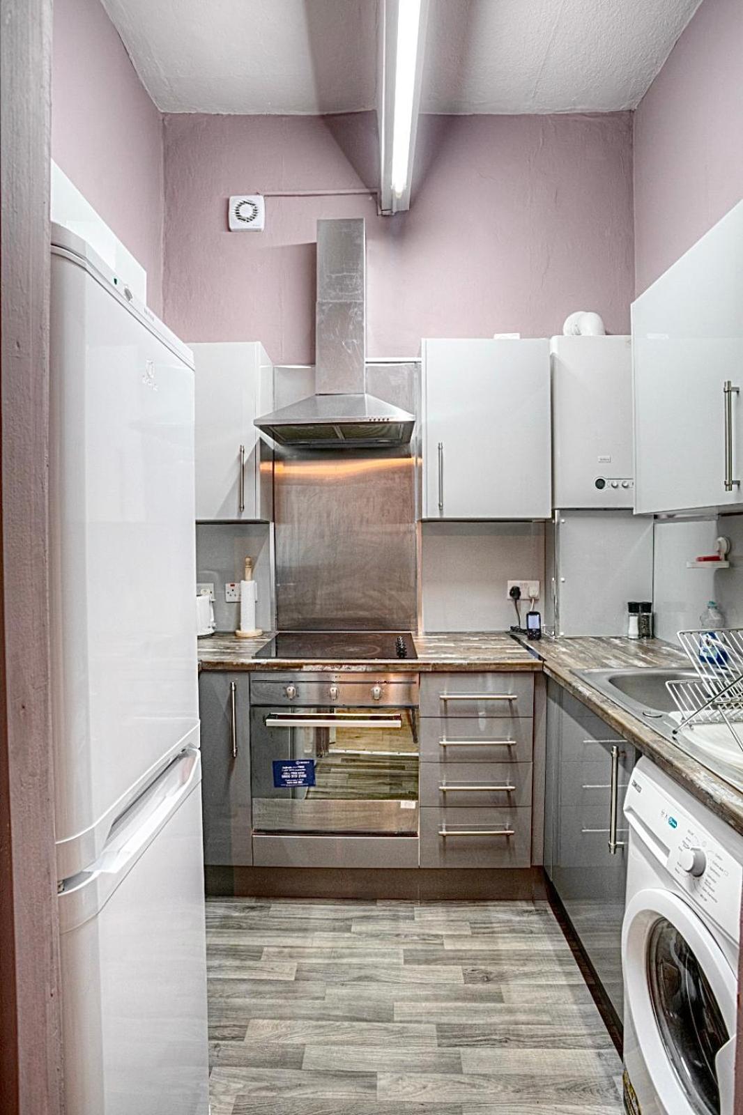 Charming 2 Bed In The Heart Of The West End *