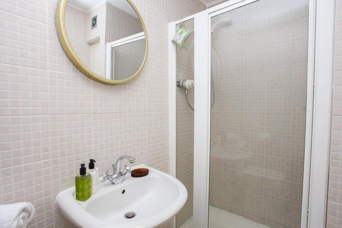 Apartment Lovely Spacious 2 Bed Flat