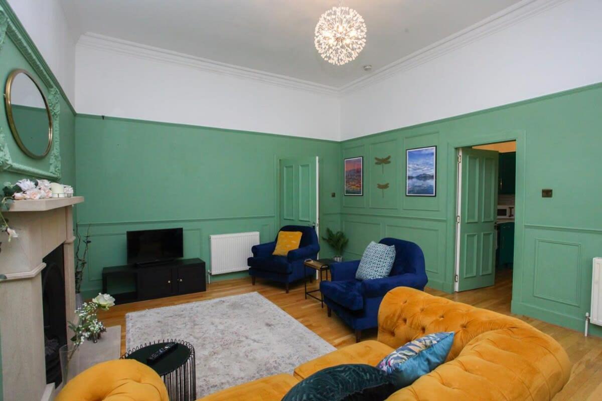 Lovely Spacious 2 Bed Flat Apartment *