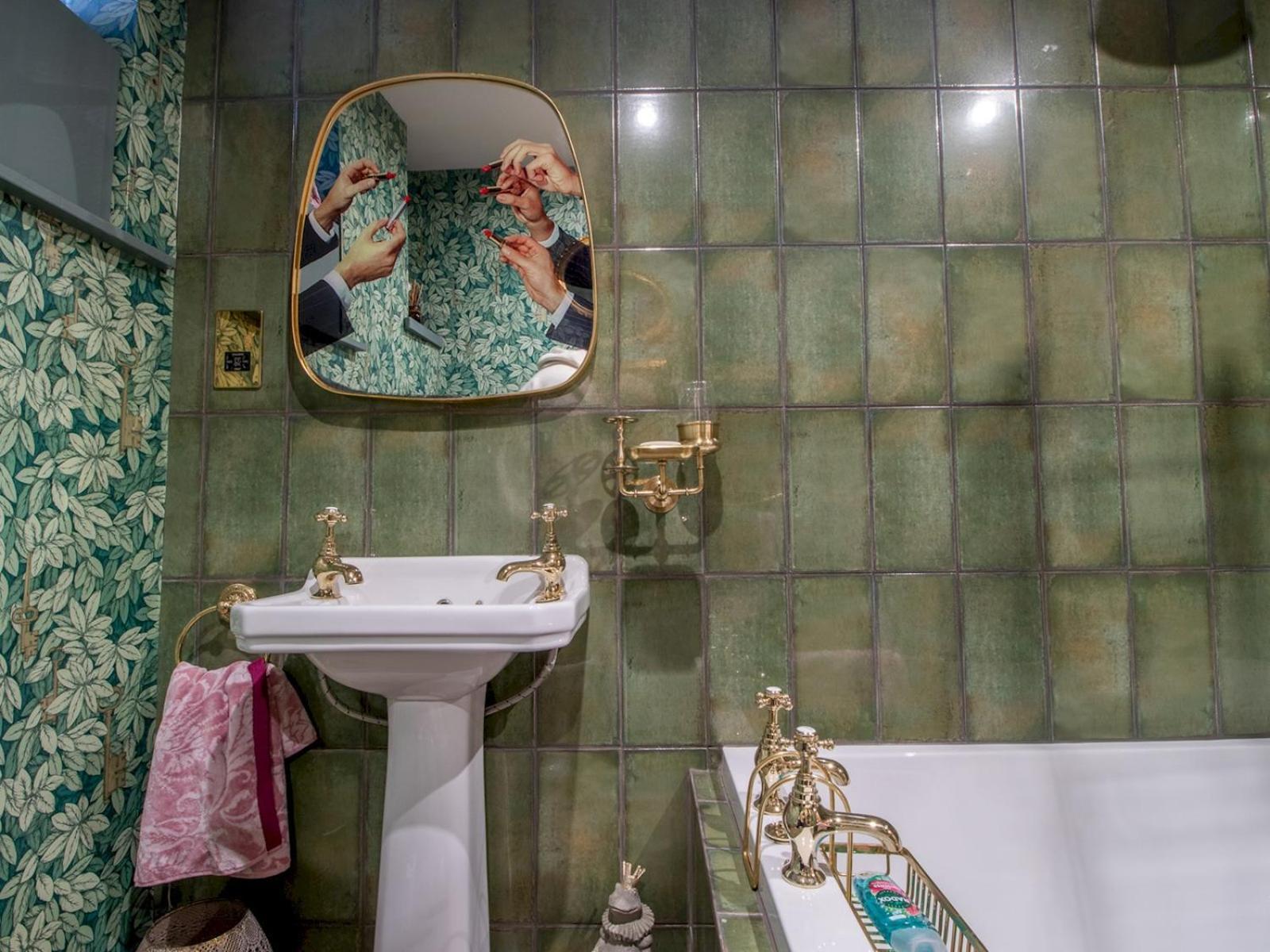 Pass The Keys Magical Mews Hideaway: Quirky Experience *