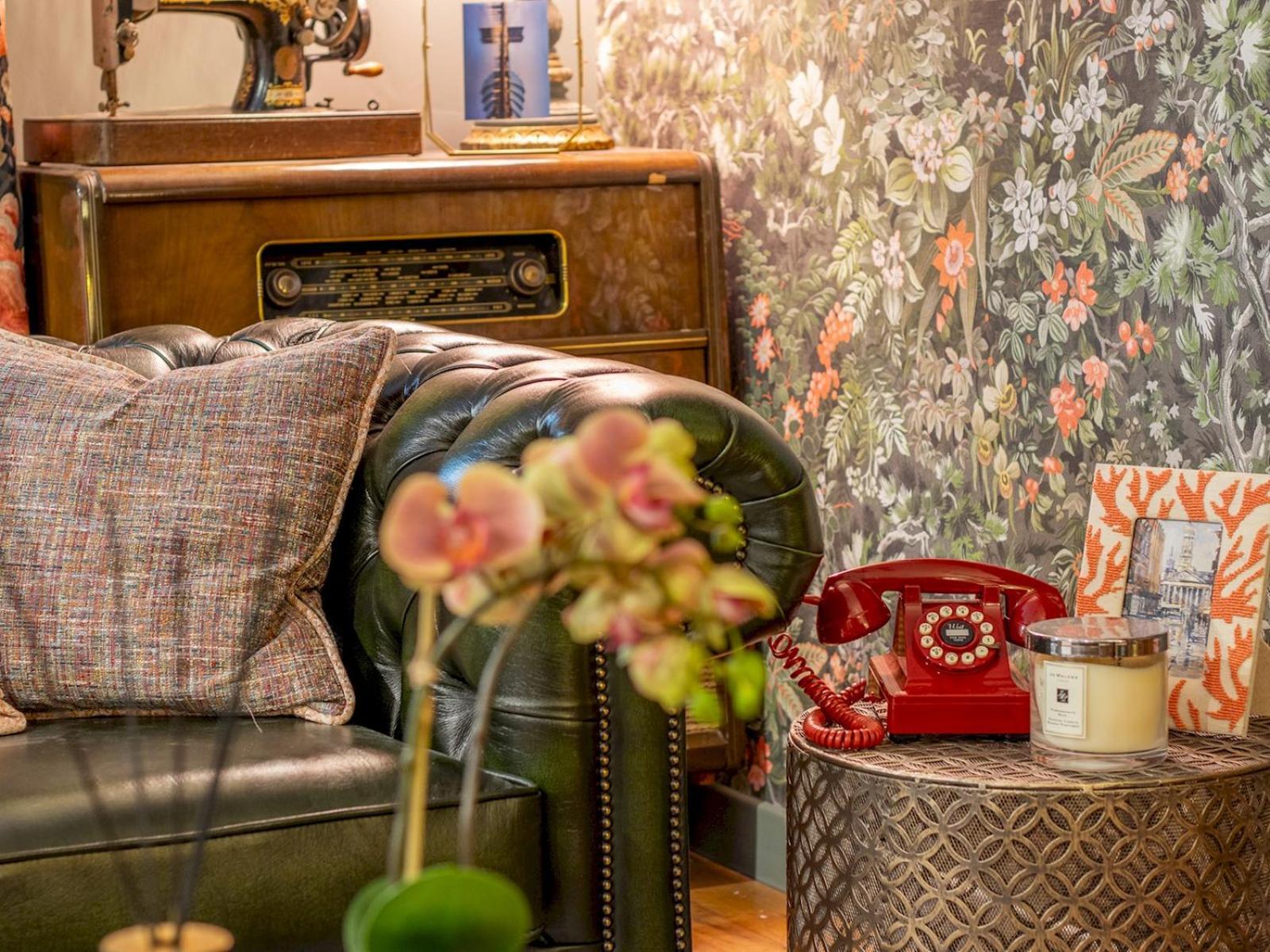 Pass The Keys Magical Mews Hideaway: Quirky Experience Holiday home *