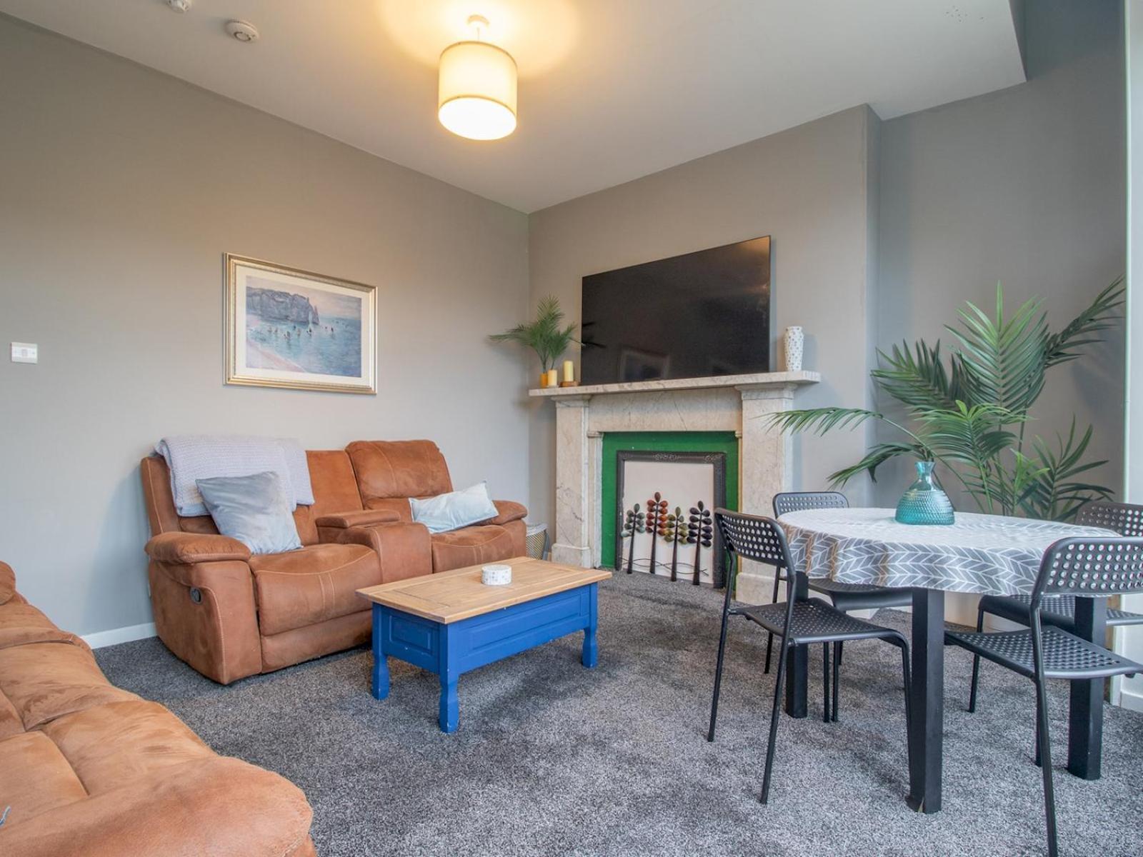 Pass The Keys Wonderful West End Apartment