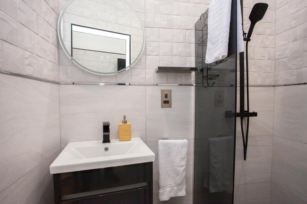 Stunning Flat In West End Location Glasgow
