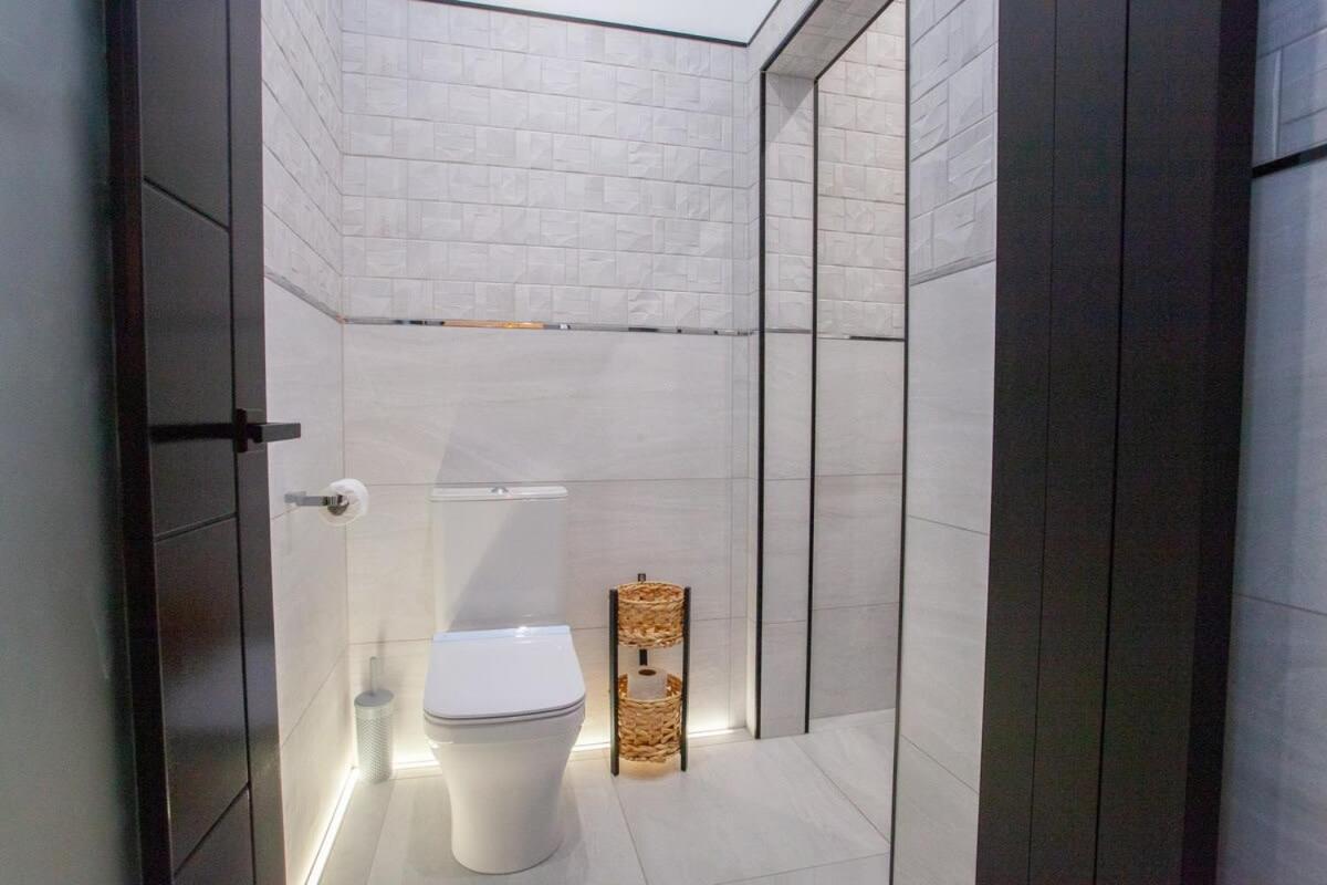 Apartment Stunning Flat In West End Location *