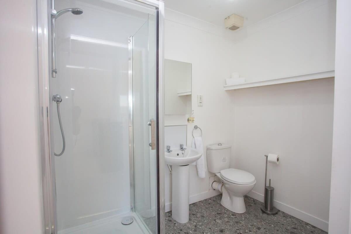 3 Bedroom Duplex With Free Parking Glasgow