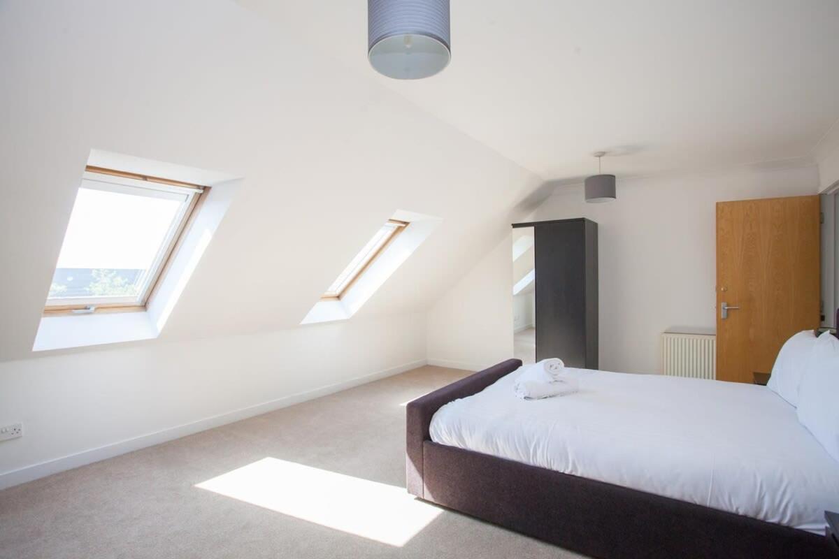 3 Bedroom Duplex With Free Parking Glasgow