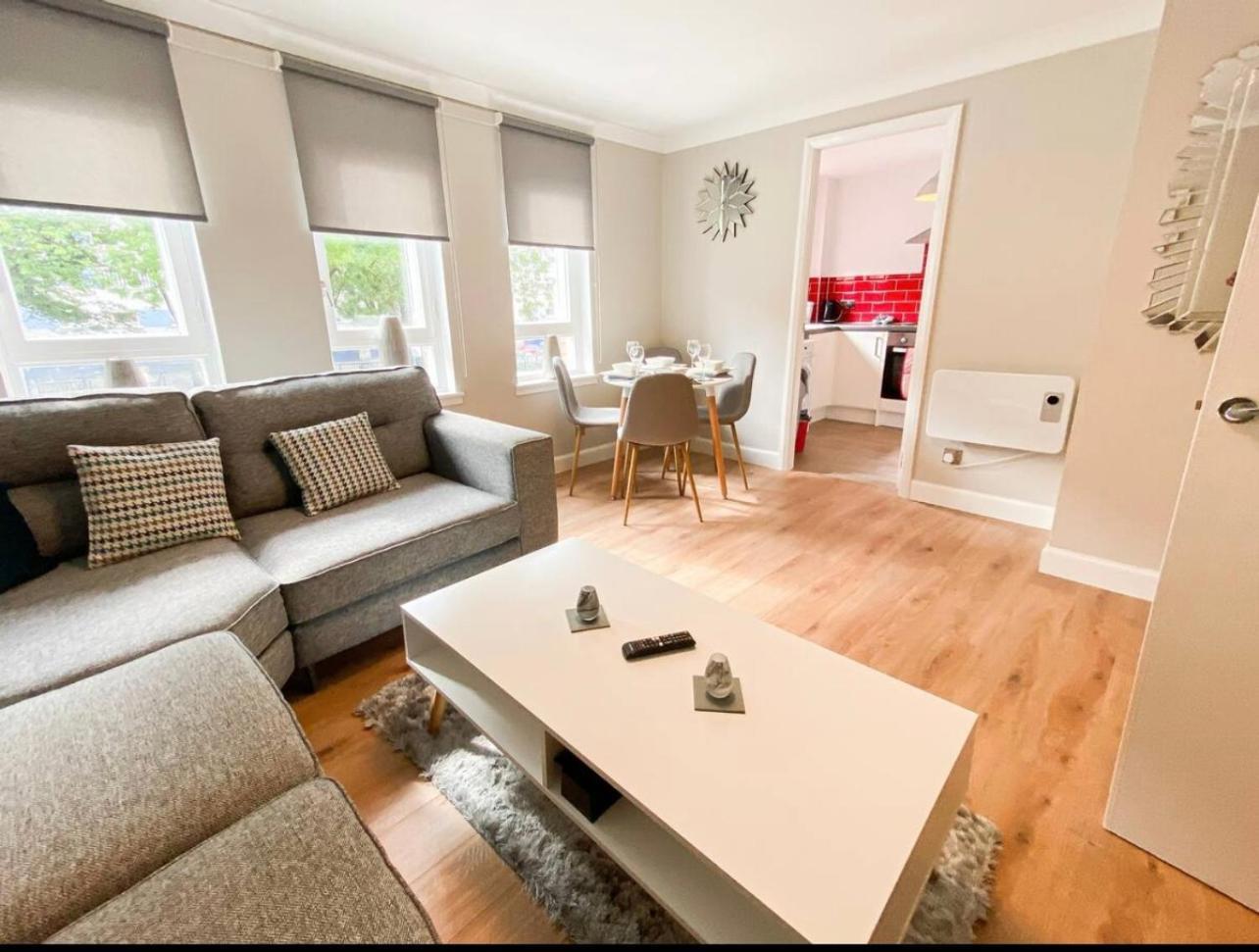 Apartment Two Bedroom, Free Private Parking Glasgow