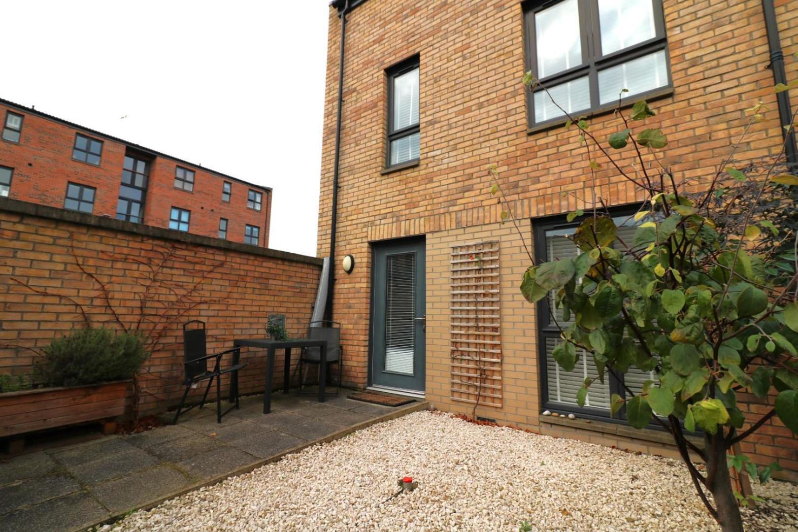 Signature - Norfolk House Apartment *