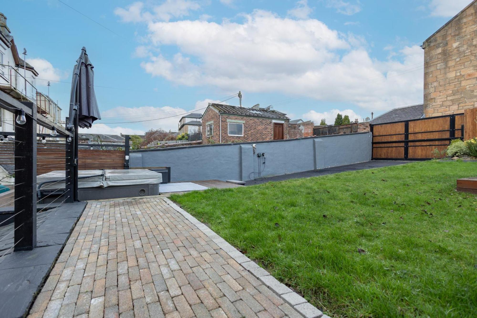 Villa Extravagant 6 Bed Victorian Townhouse With Hot Tub *