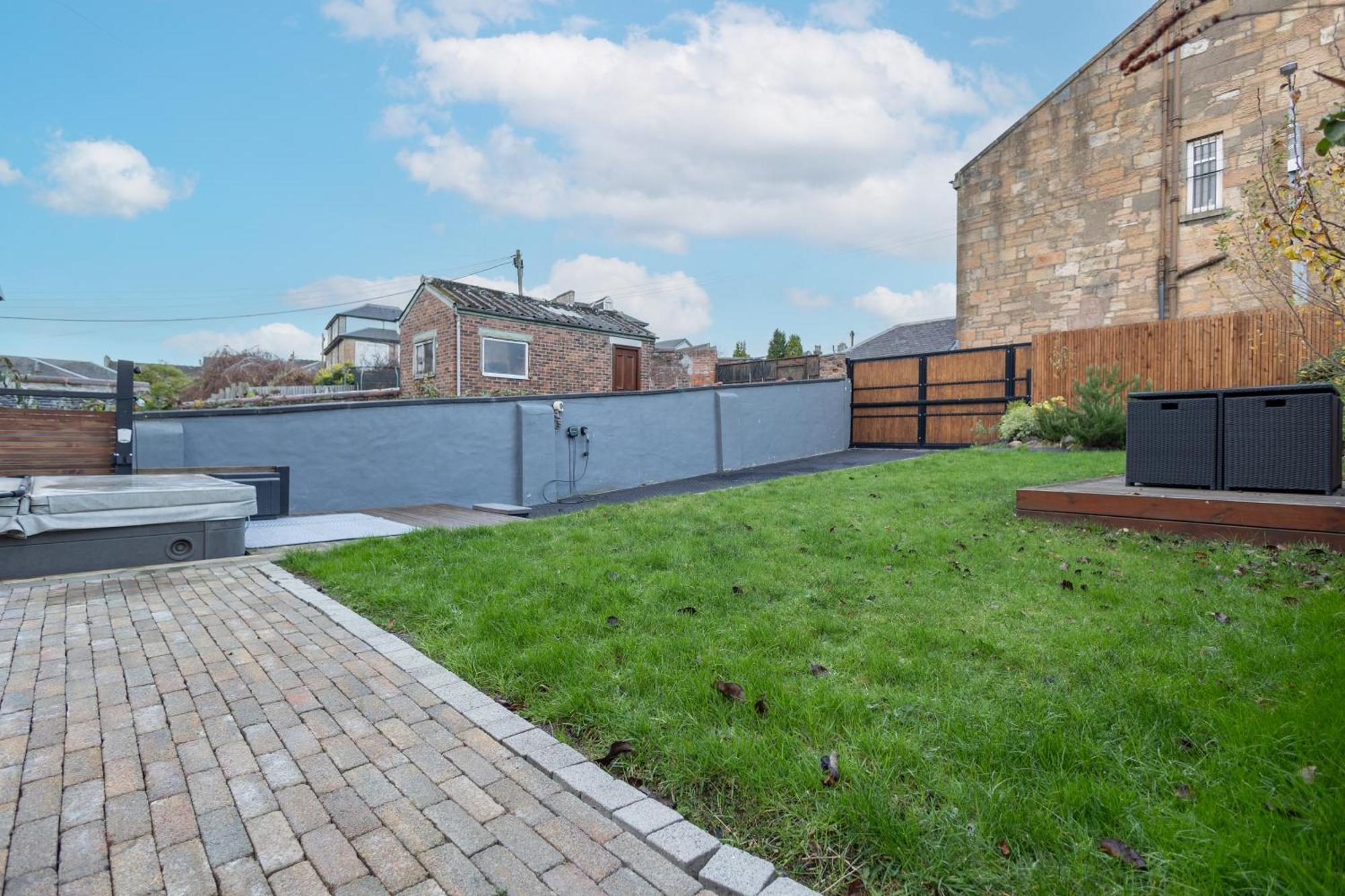 Villa Extravagant 6 Bed Victorian Townhouse With Hot Tub Glasgow