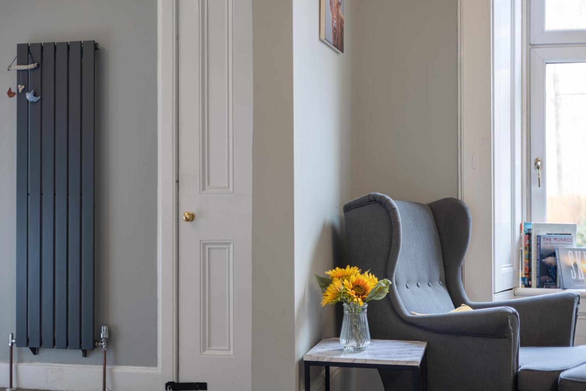 Extravagant 6 Bed Victorian Townhouse With Hot Tub Glasgow