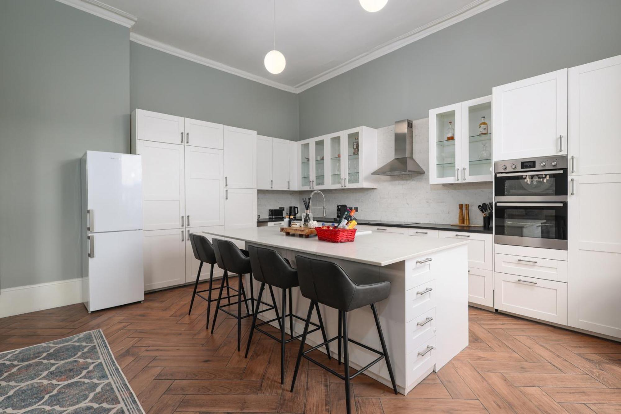 Villa Extravagant 6 Bed Victorian Townhouse With Hot Tub Glasgow