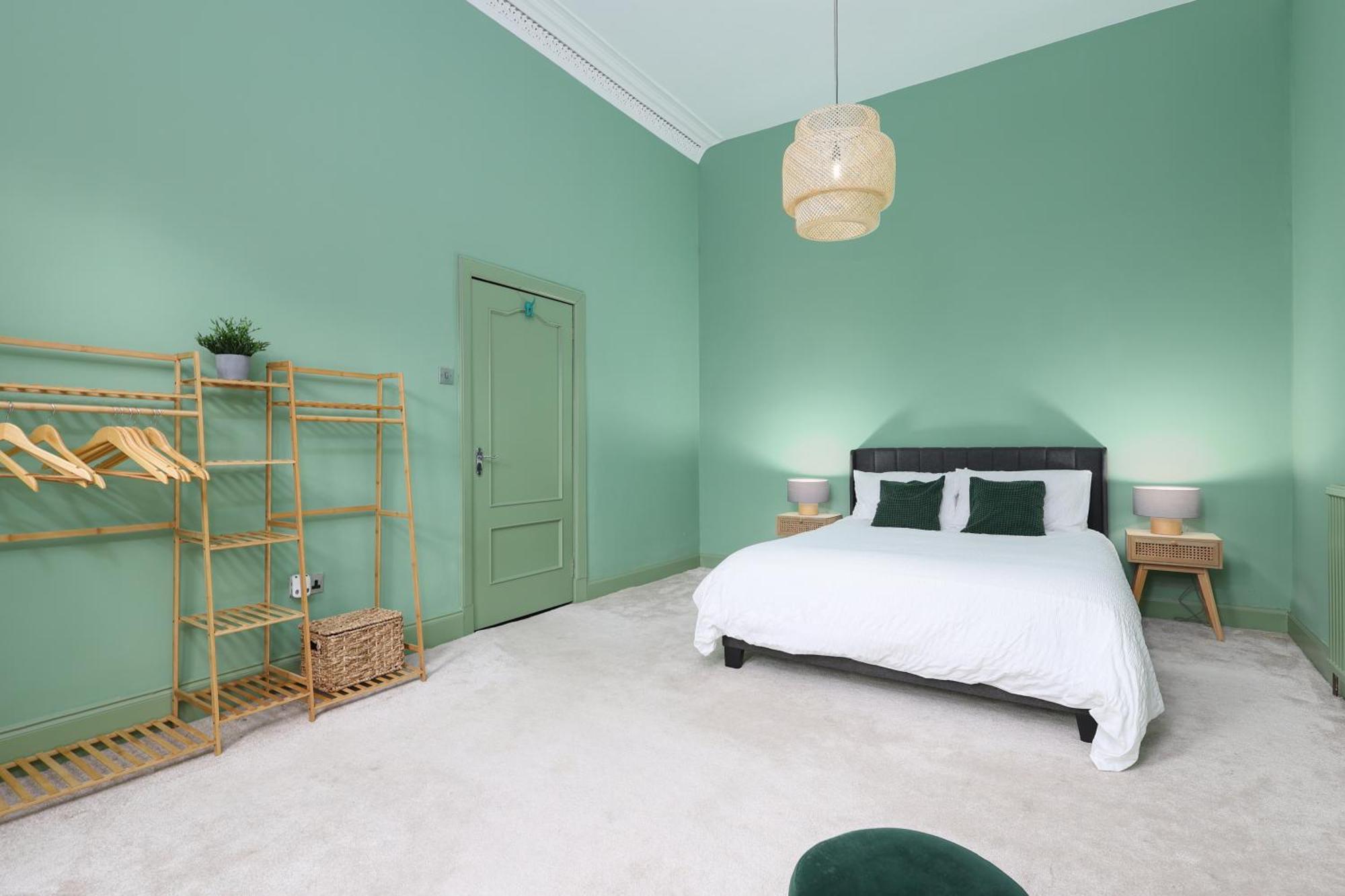 Extravagant 6 Bed Victorian Townhouse With Hot Tub Villa