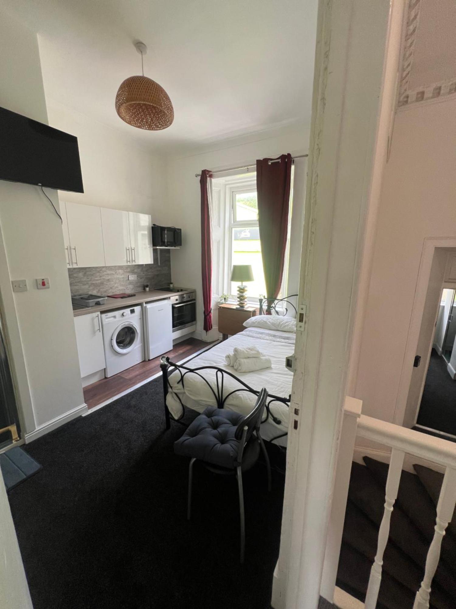 Aparthotel North-west Glasgow