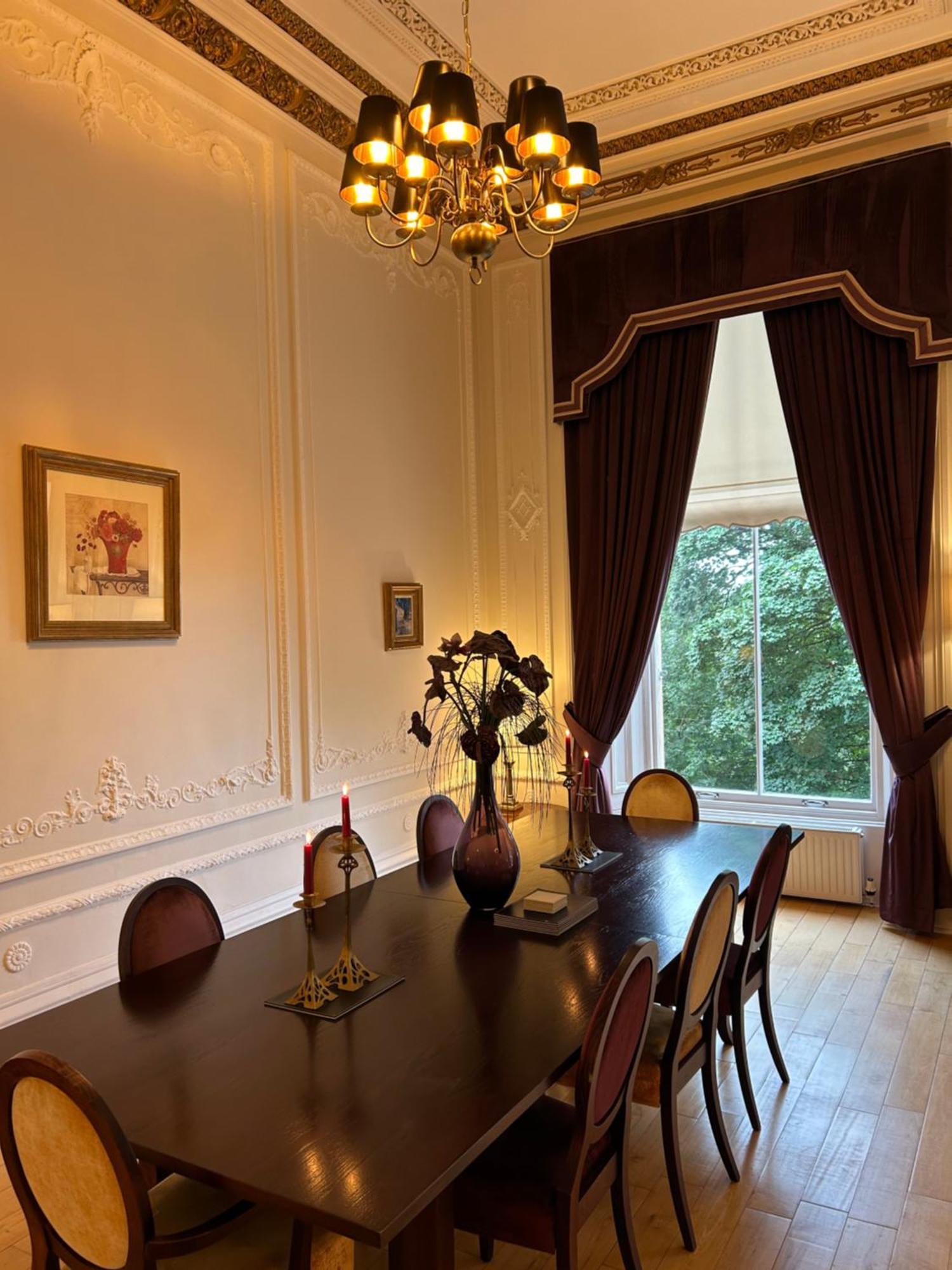 Grand In The Park Apartment