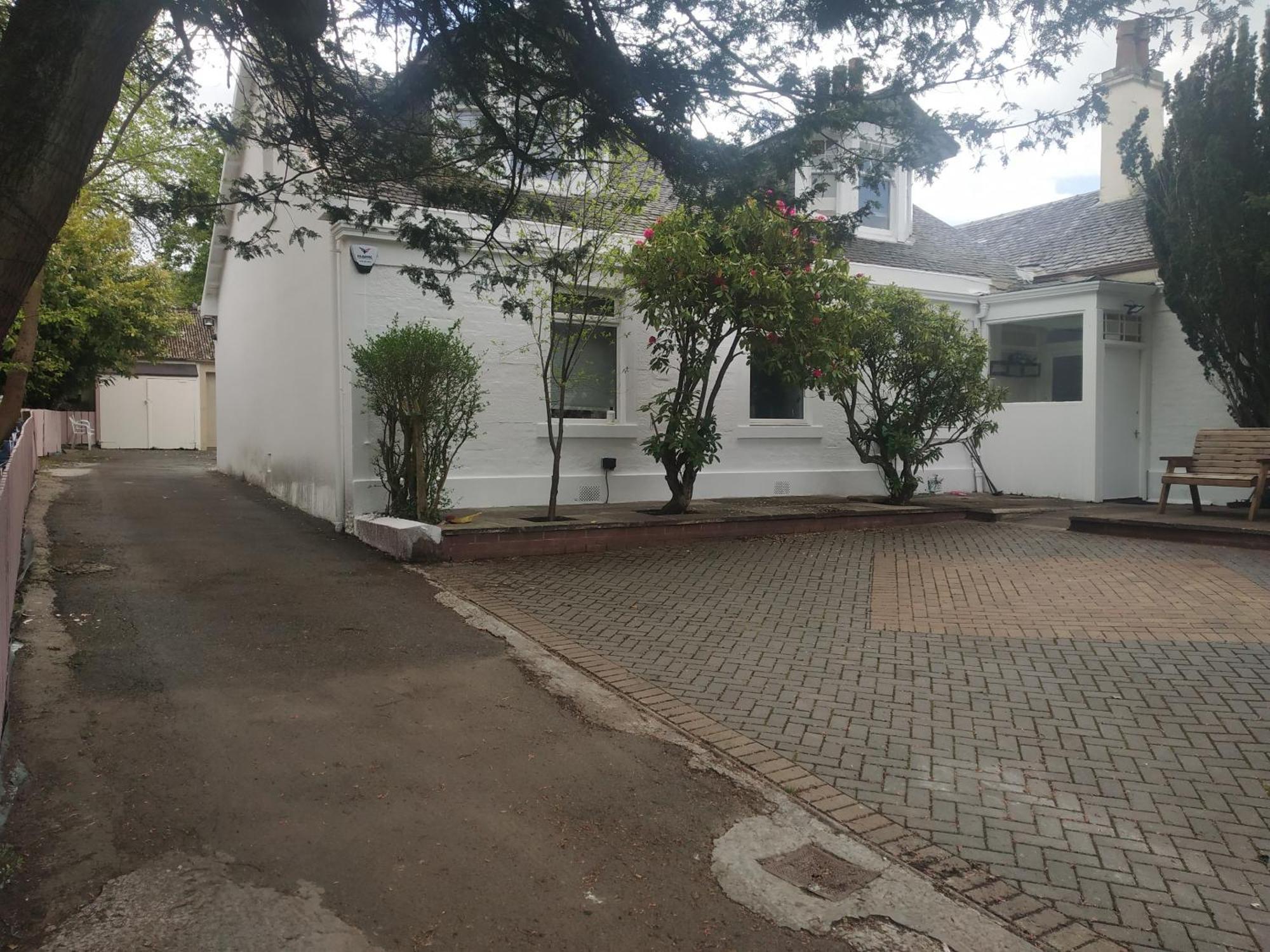Busby Apartment