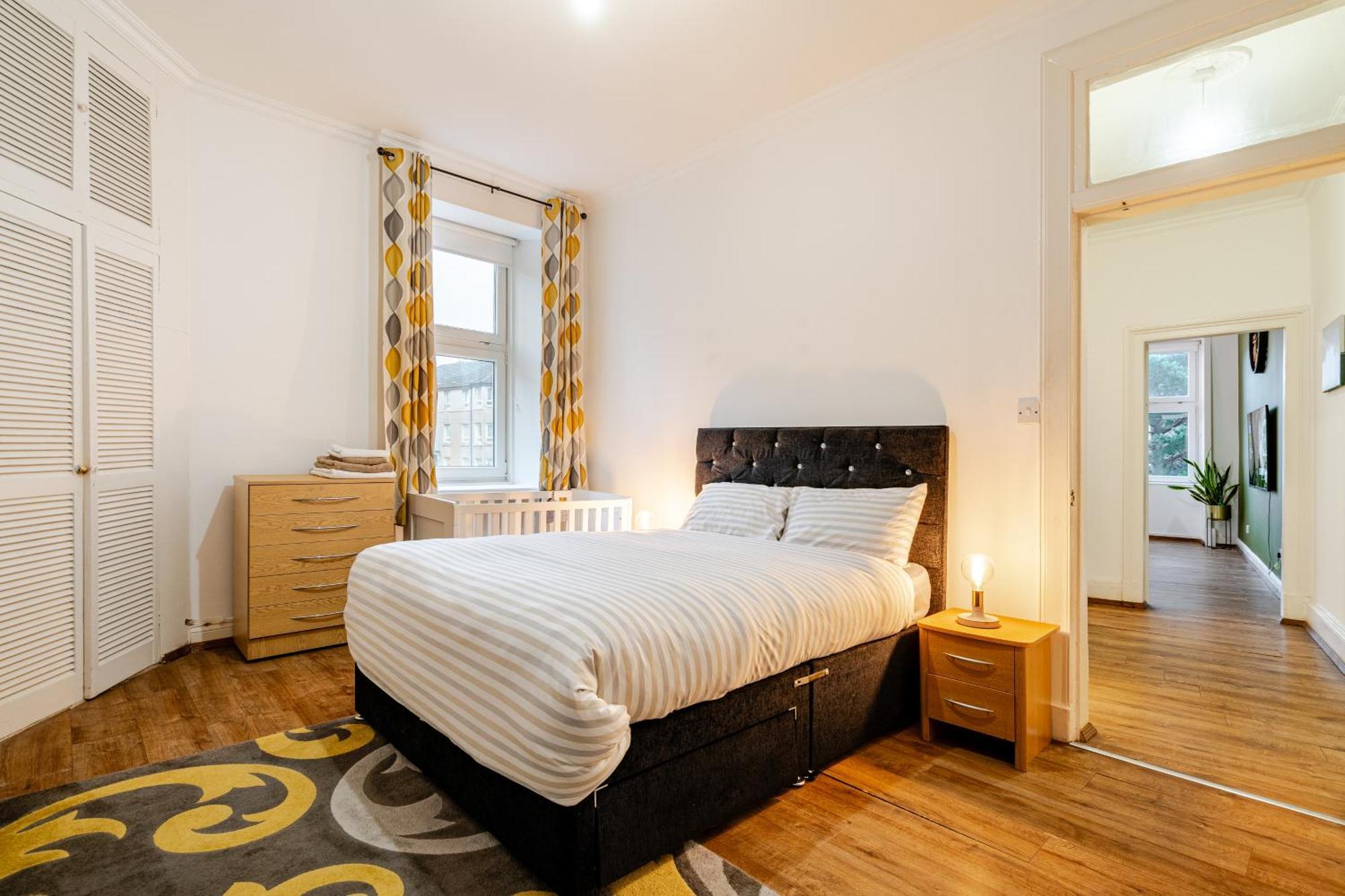 Apartment Newly Furnished Flat 4 Minutes Walk To Metro