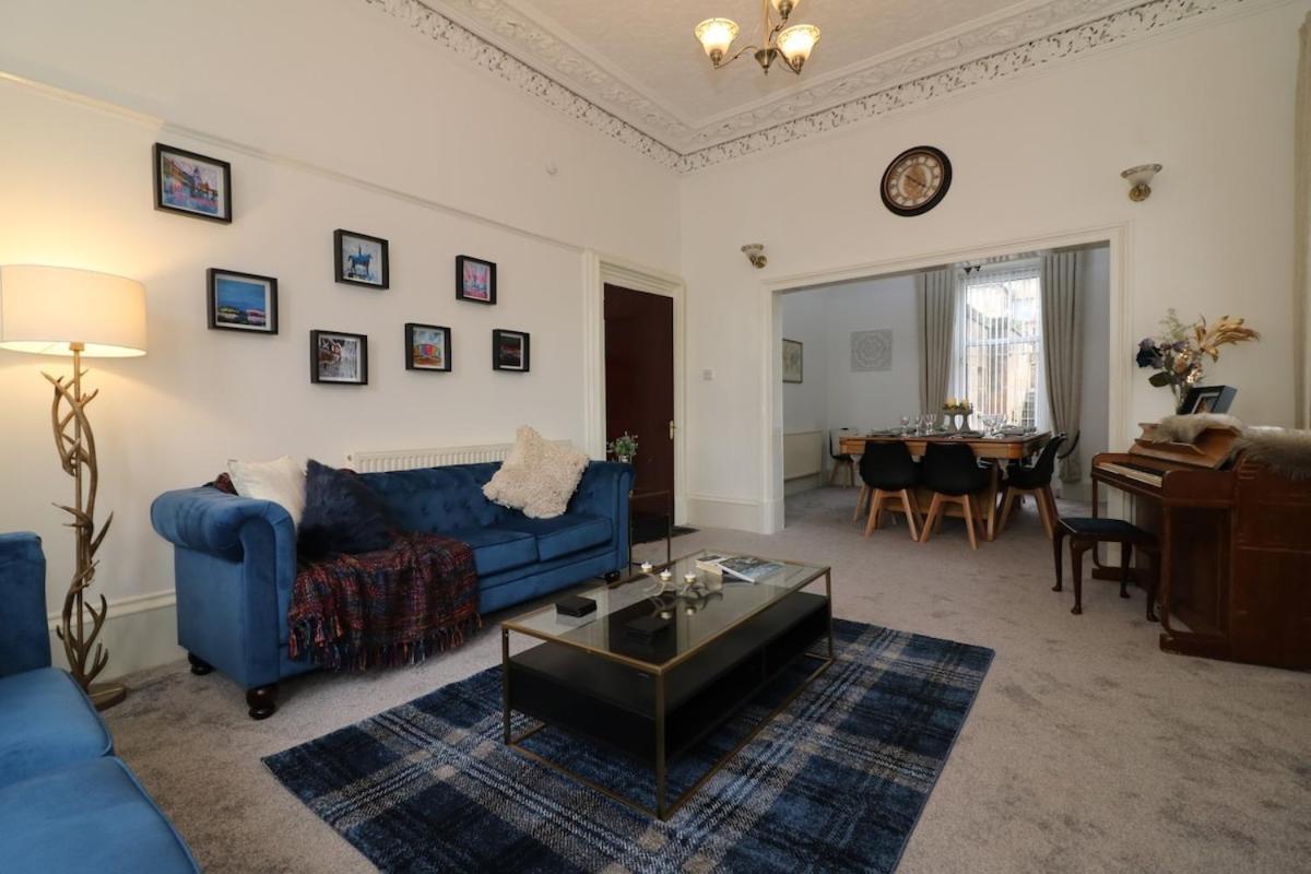 10 Bedrooms Pool Table Garden Piano