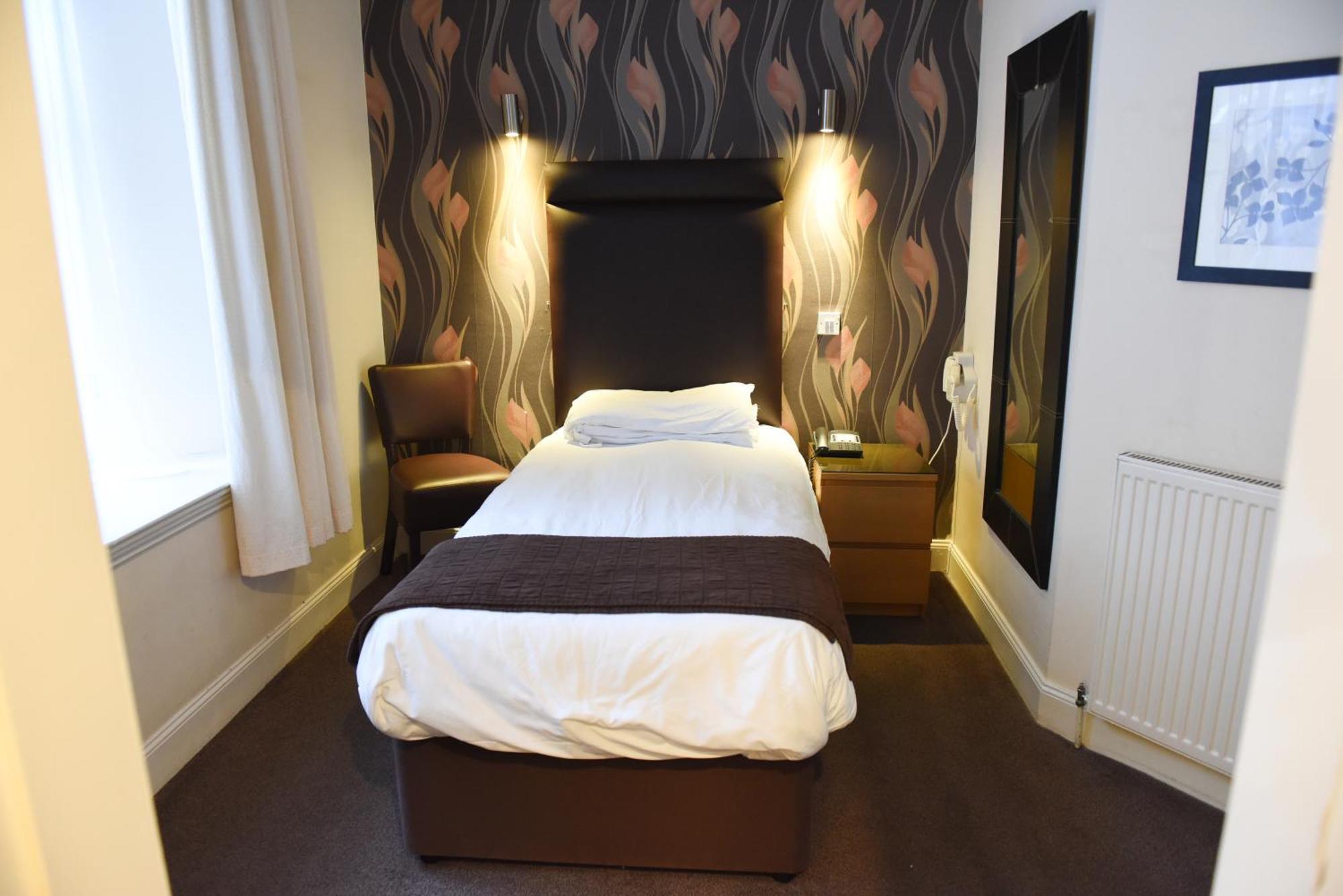 Sandyford 3*