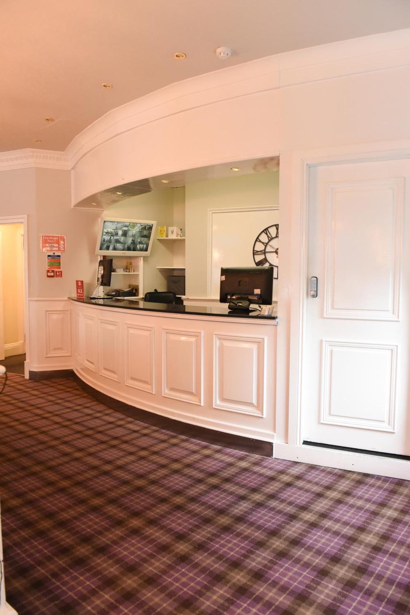 Sandyford Hotel 3*