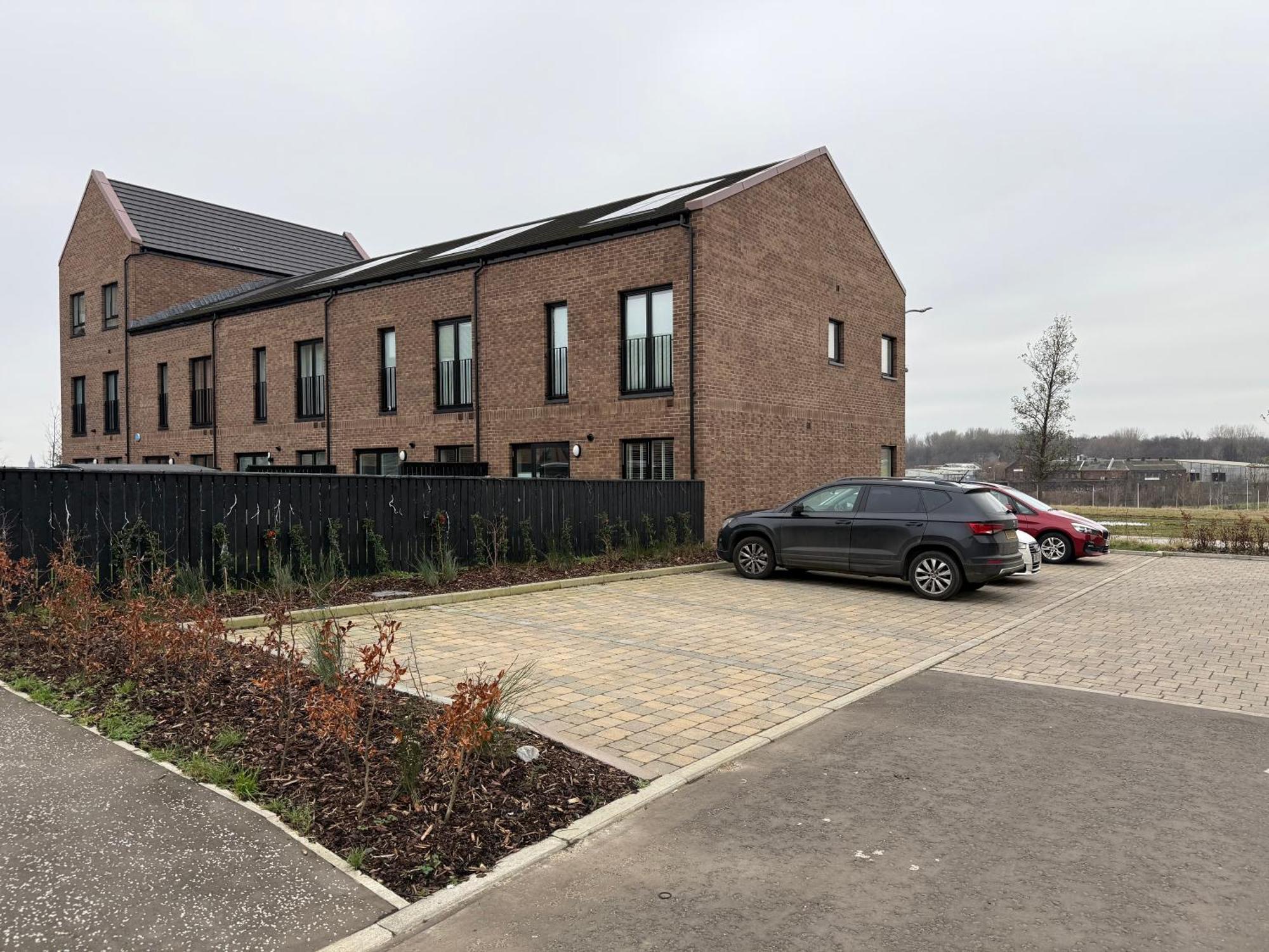 Wee Townhouse, 3 Beds With Free Parking, Wifi & Ethernet Connection Holiday home Glasgow