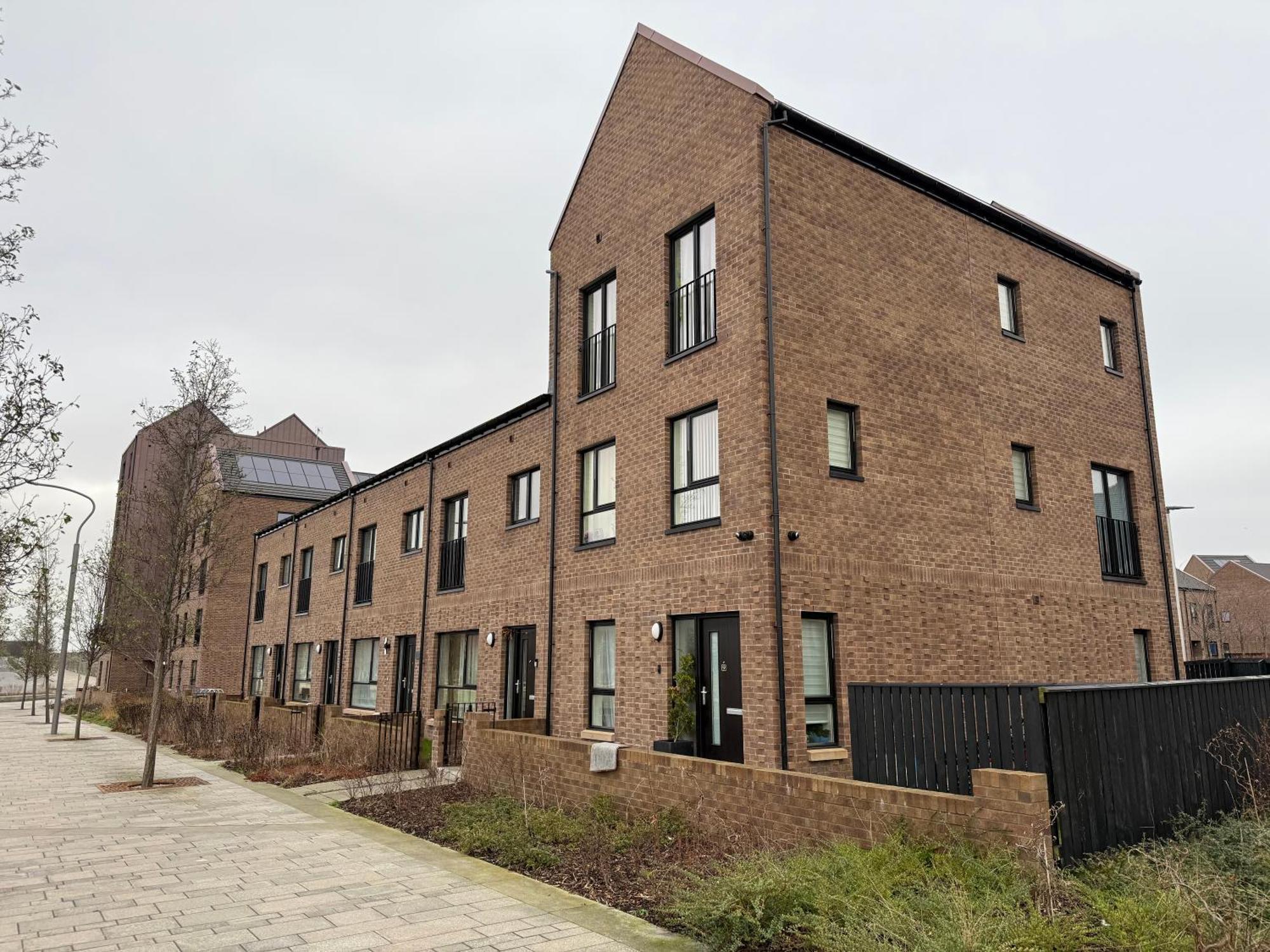 Wee Townhouse, 3 Beds With Free Parking, Wifi & Ethernet Connection Holiday home Glasgow