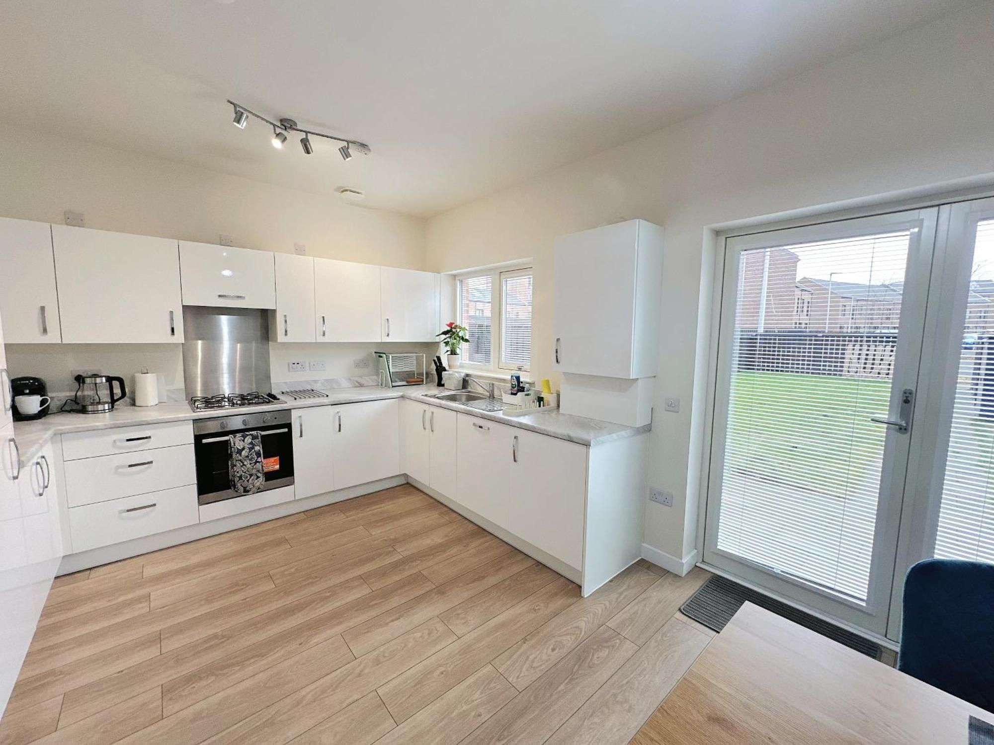 Wee Townhouse, 3 Beds With Free Parking, Wifi & Ethernet Connection Holiday home *