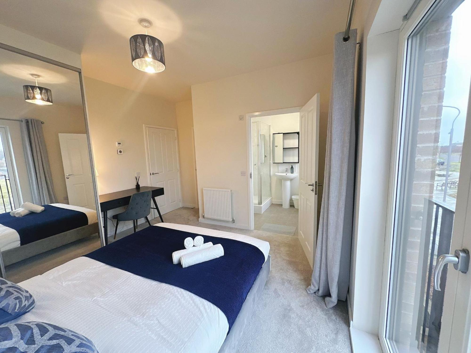 Wee Townhouse, 3 Beds With Free Parking, Wifi & Ethernet Connection Holiday home